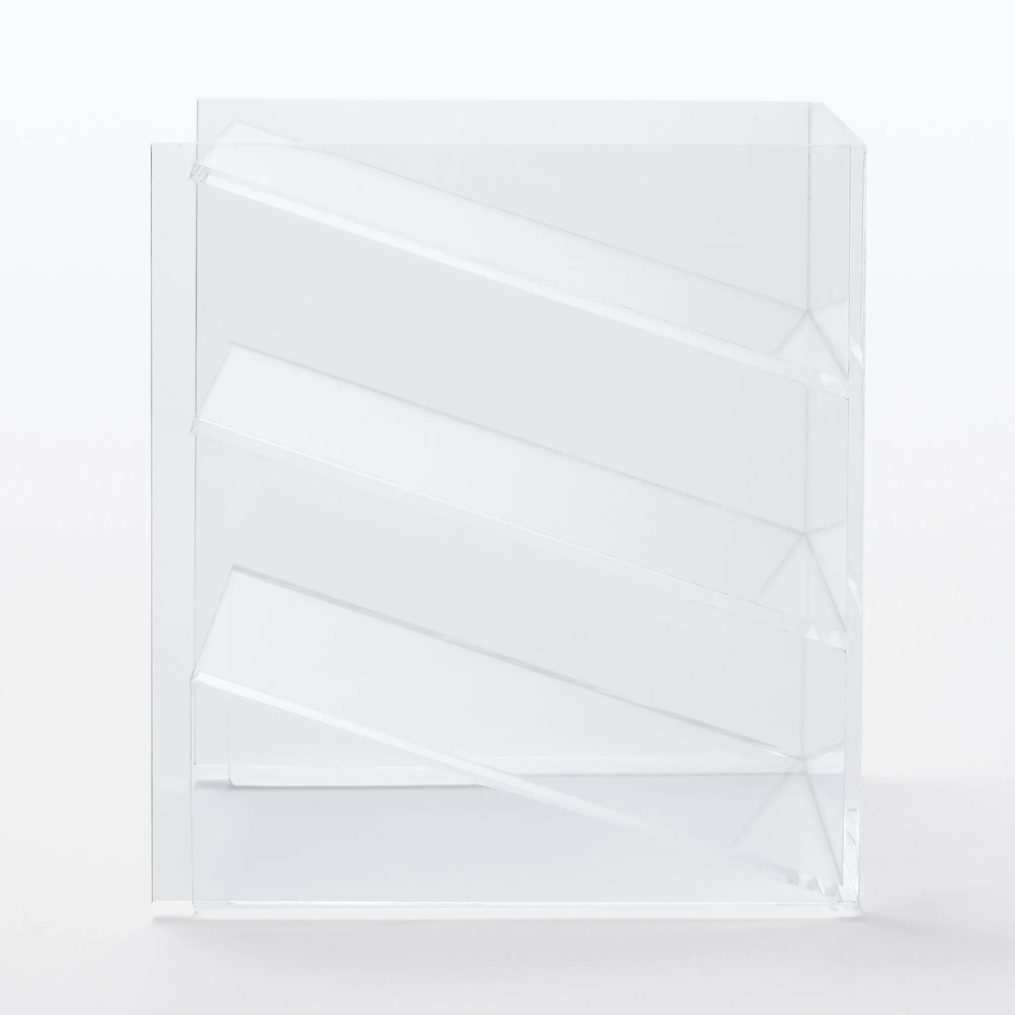 Acrylic 3 Tier Rack - Image 4