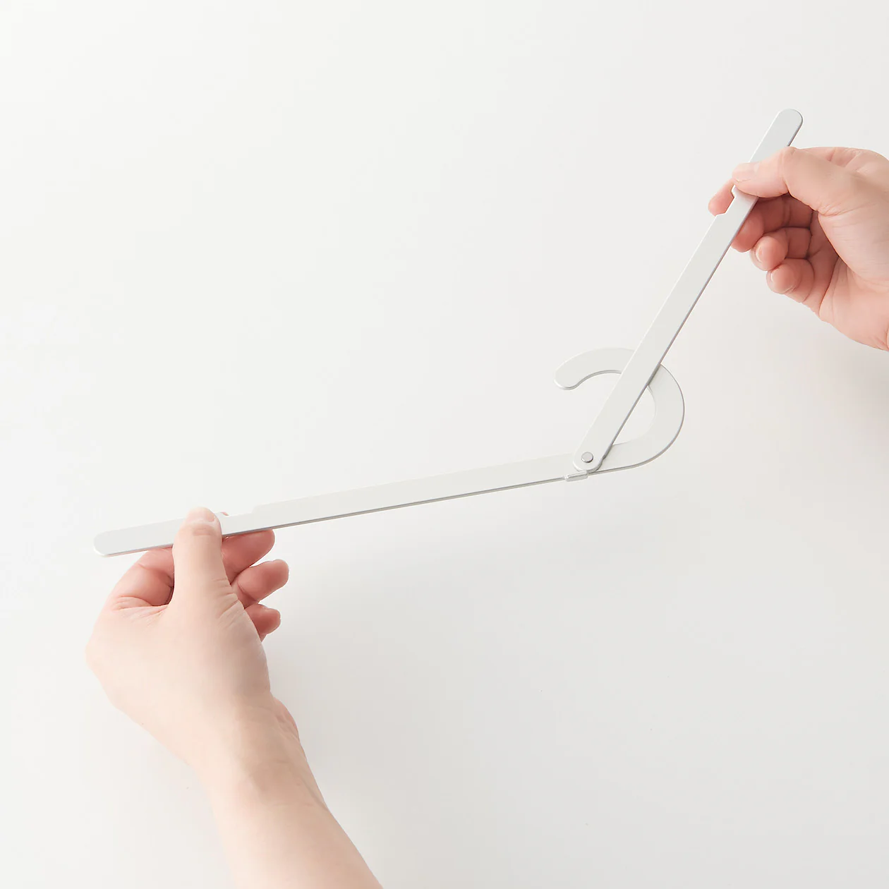 Portable Foldable Hanger - Image 8