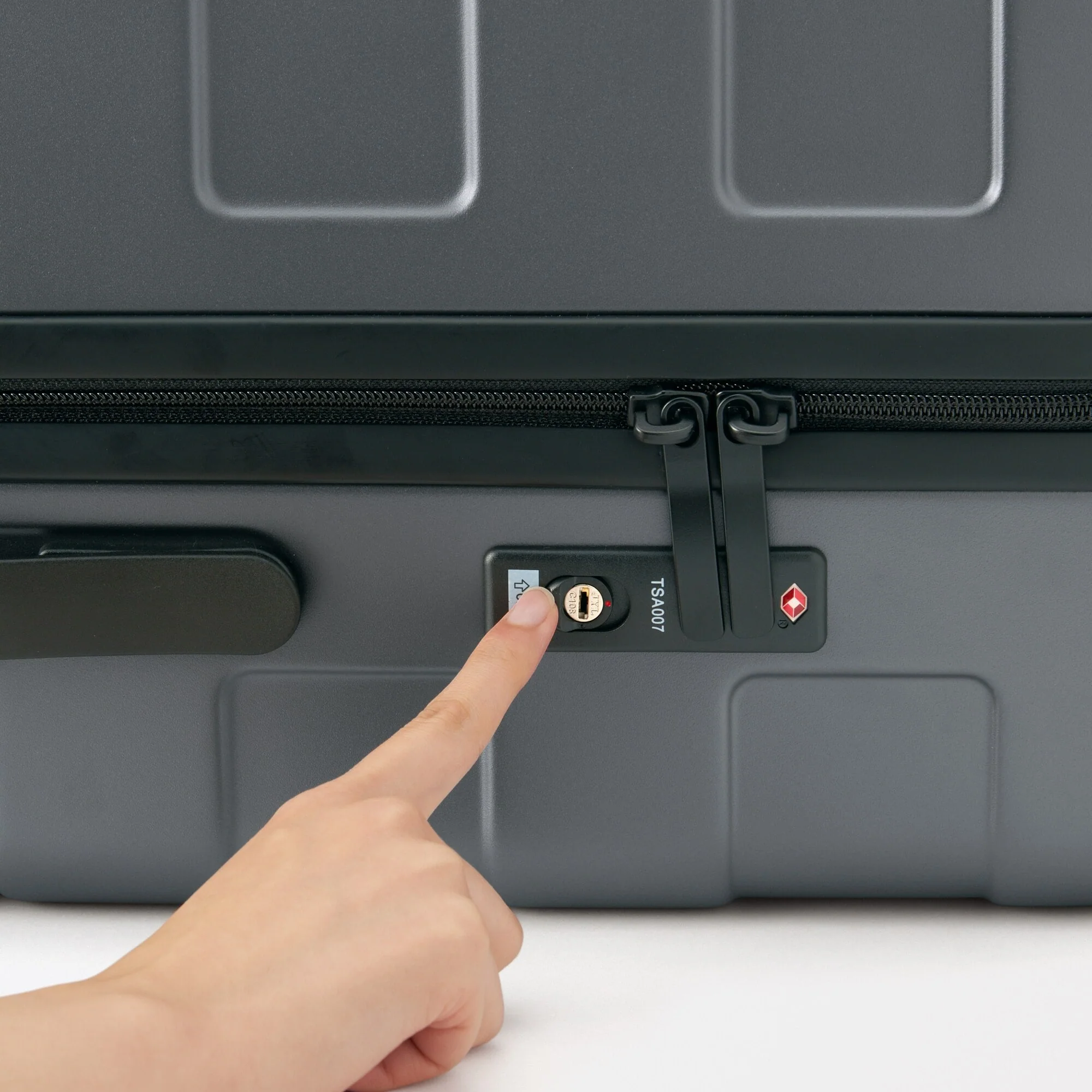 Adjustable Handle Hard Shell Suitcase 75L | Check-In - Image 52
