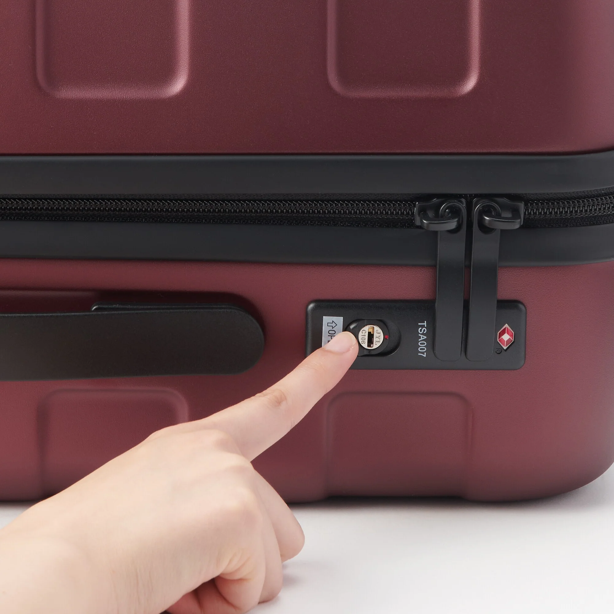 Adjustable Handle Hard Shell Suitcase 36L | Carry-On - Image 13