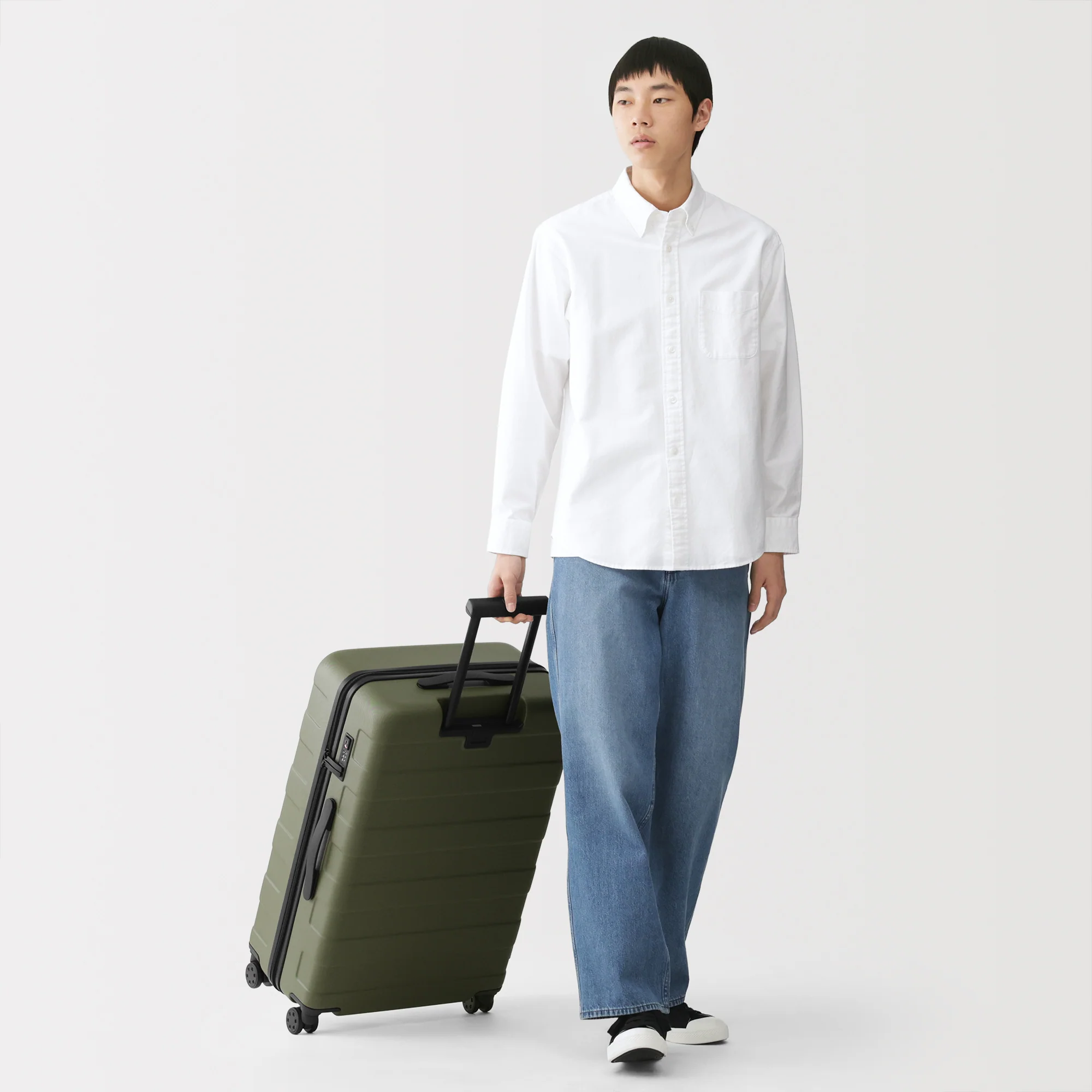 Hard Shell Suitcase 75L | Check-In - Image 43