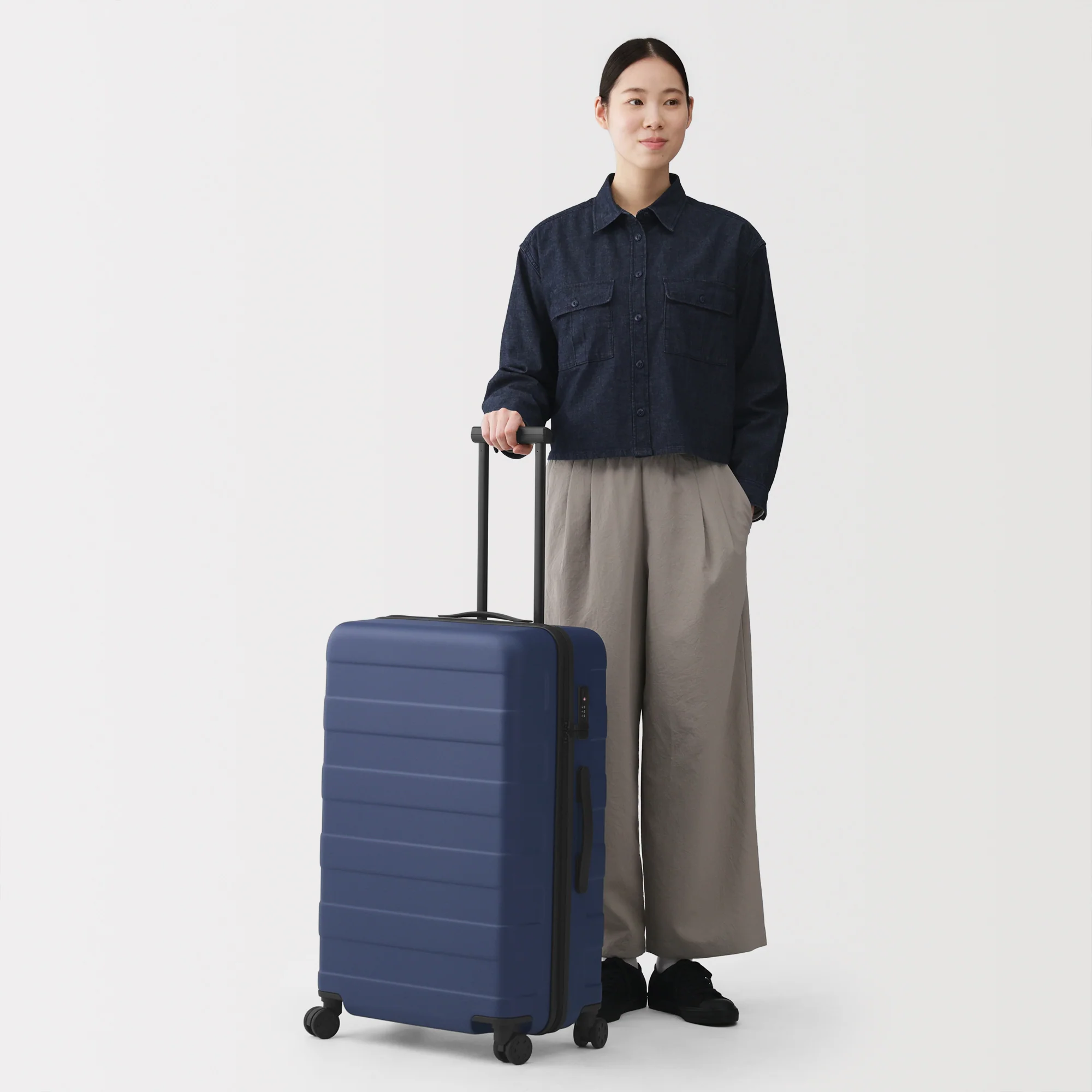 Hard Shell Suitcase 75L | Check-In - Image 56