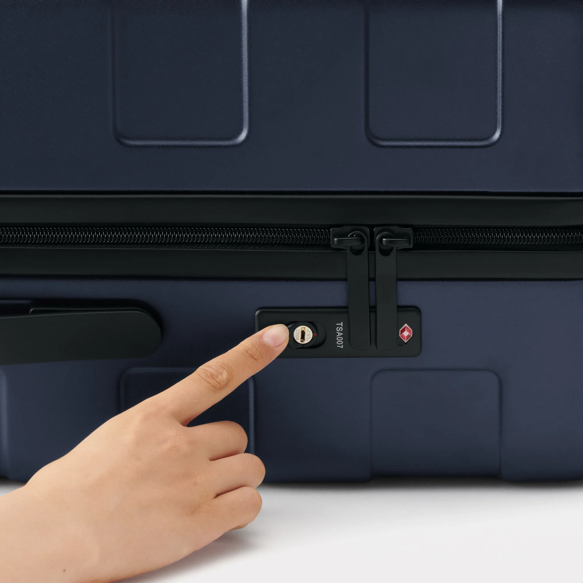 Adjustable Handle Hard Shell Suitcase 75L | Check-In - Image 73
