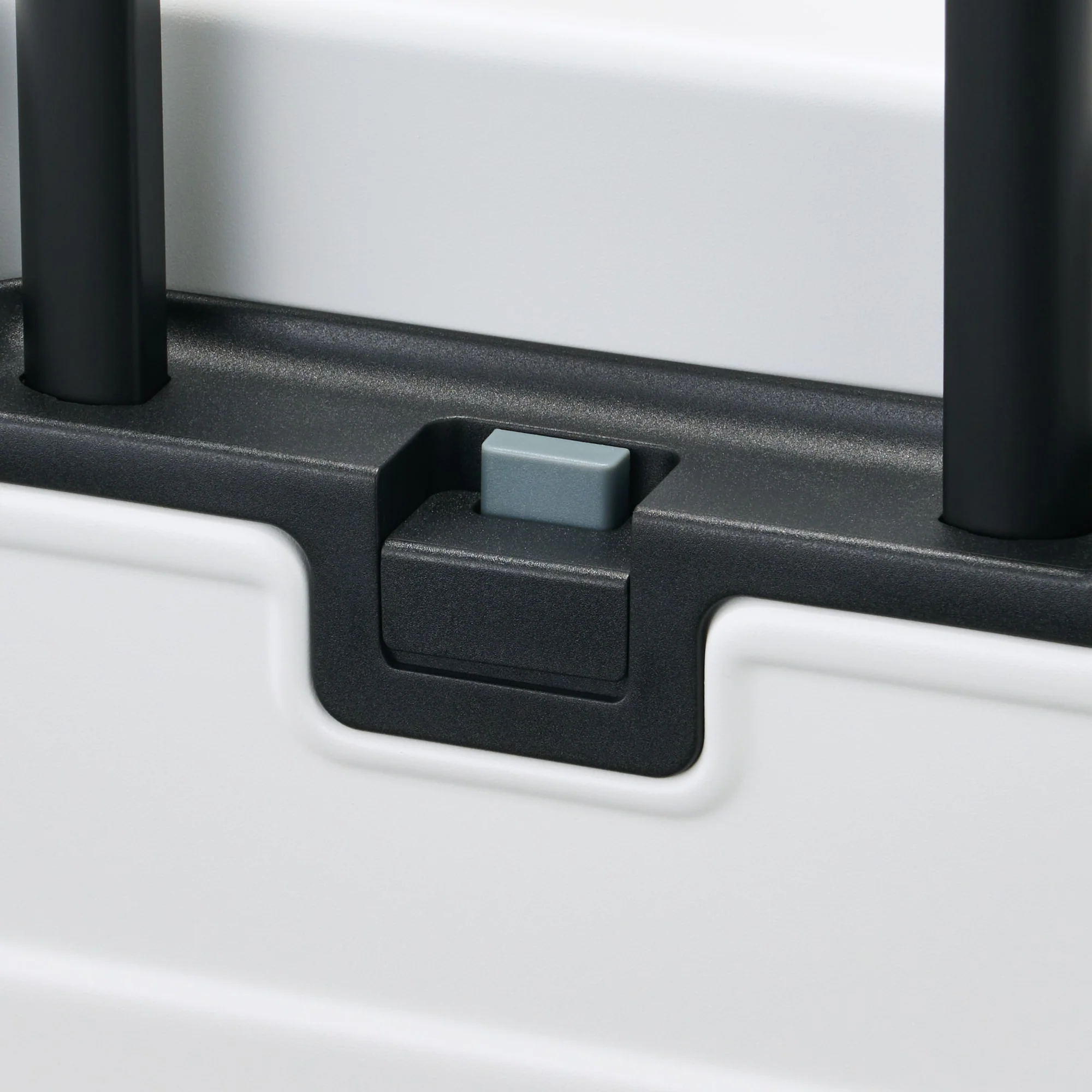 Adjustable Handle Hard Shell Suitcase 75L | Check-In - Image 13