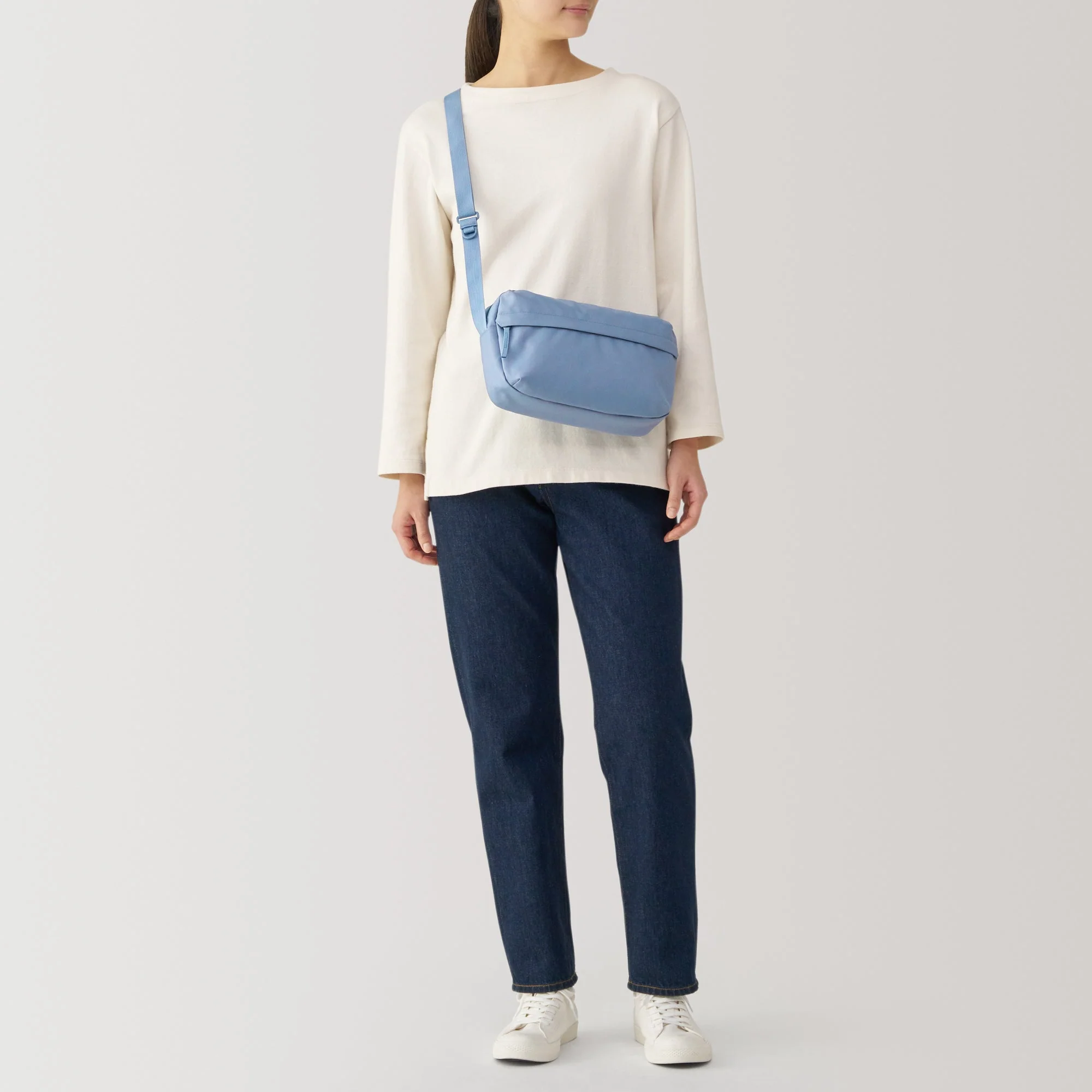 Back Pocket Shoulder Bag - Image 11