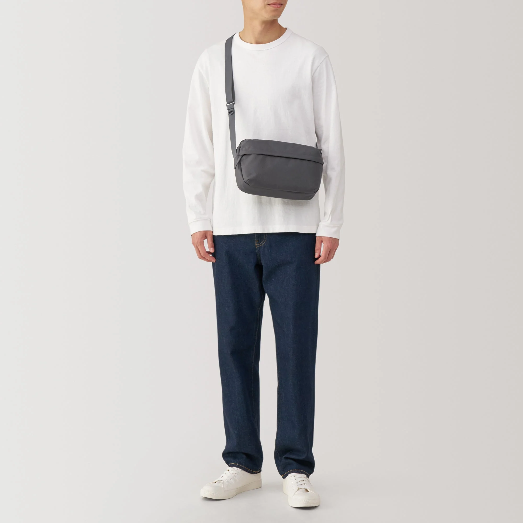Back Pocket Shoulder Bag - Image 25