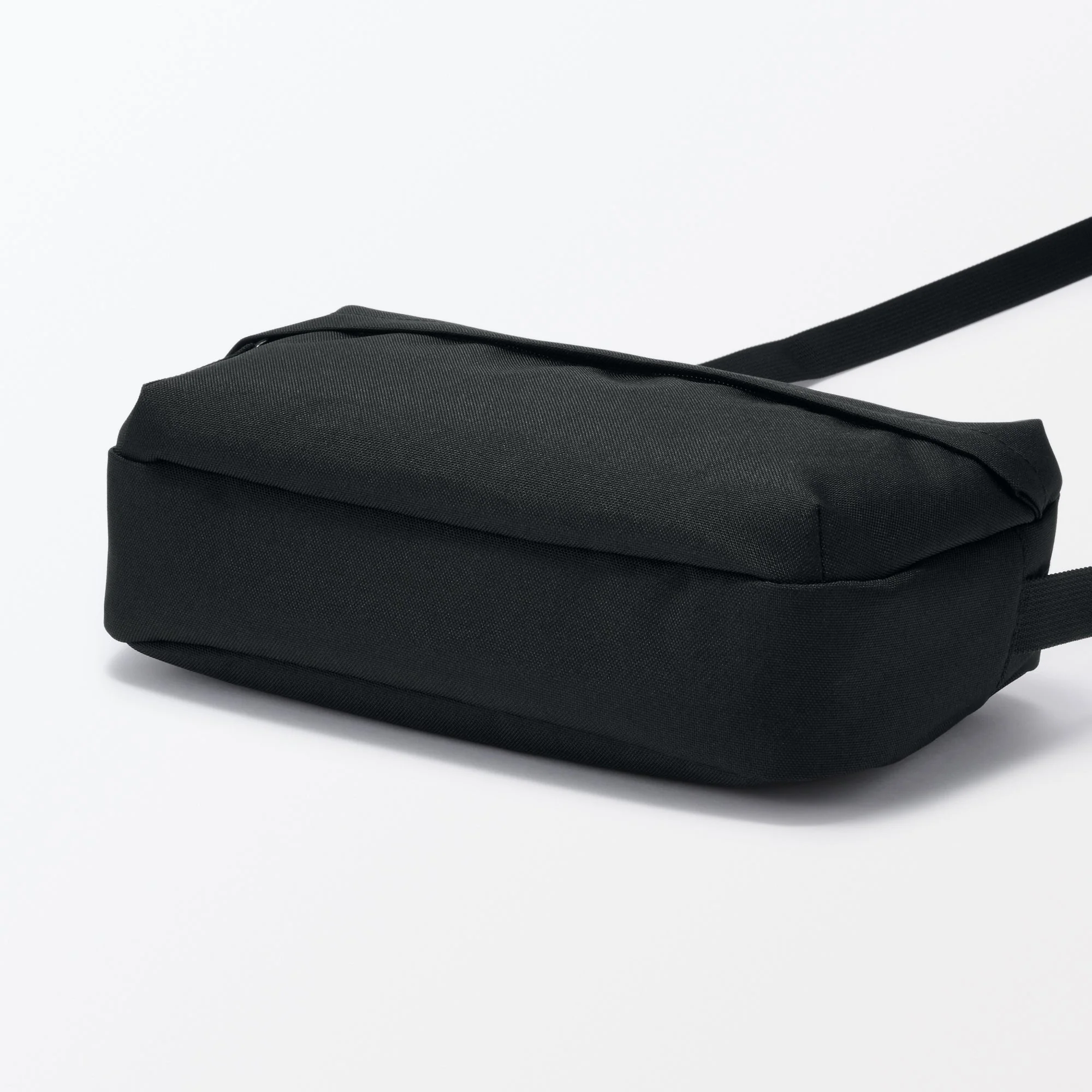 Back Pocket Shoulder Bag - Image 31