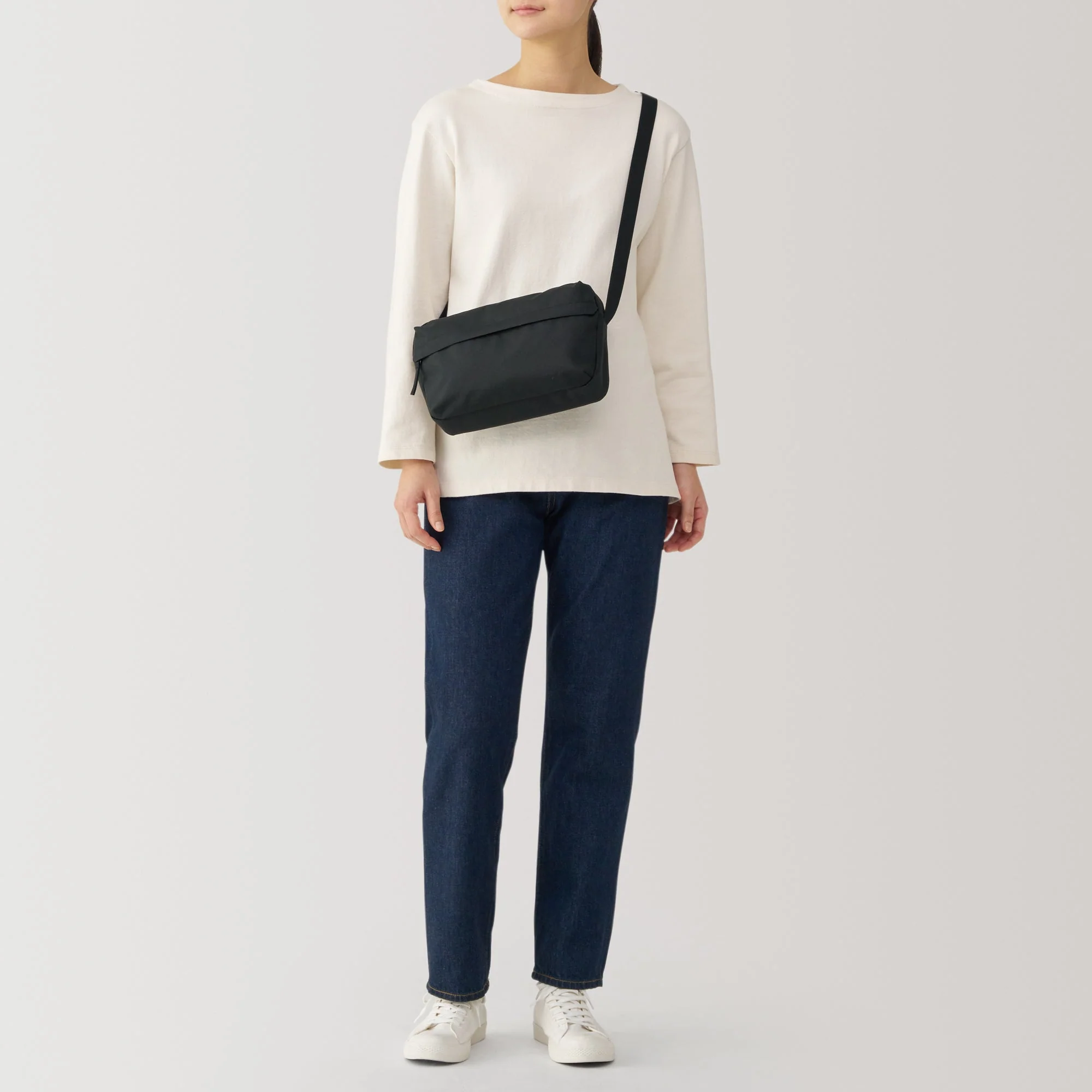 Back Pocket Shoulder Bag - Image 37