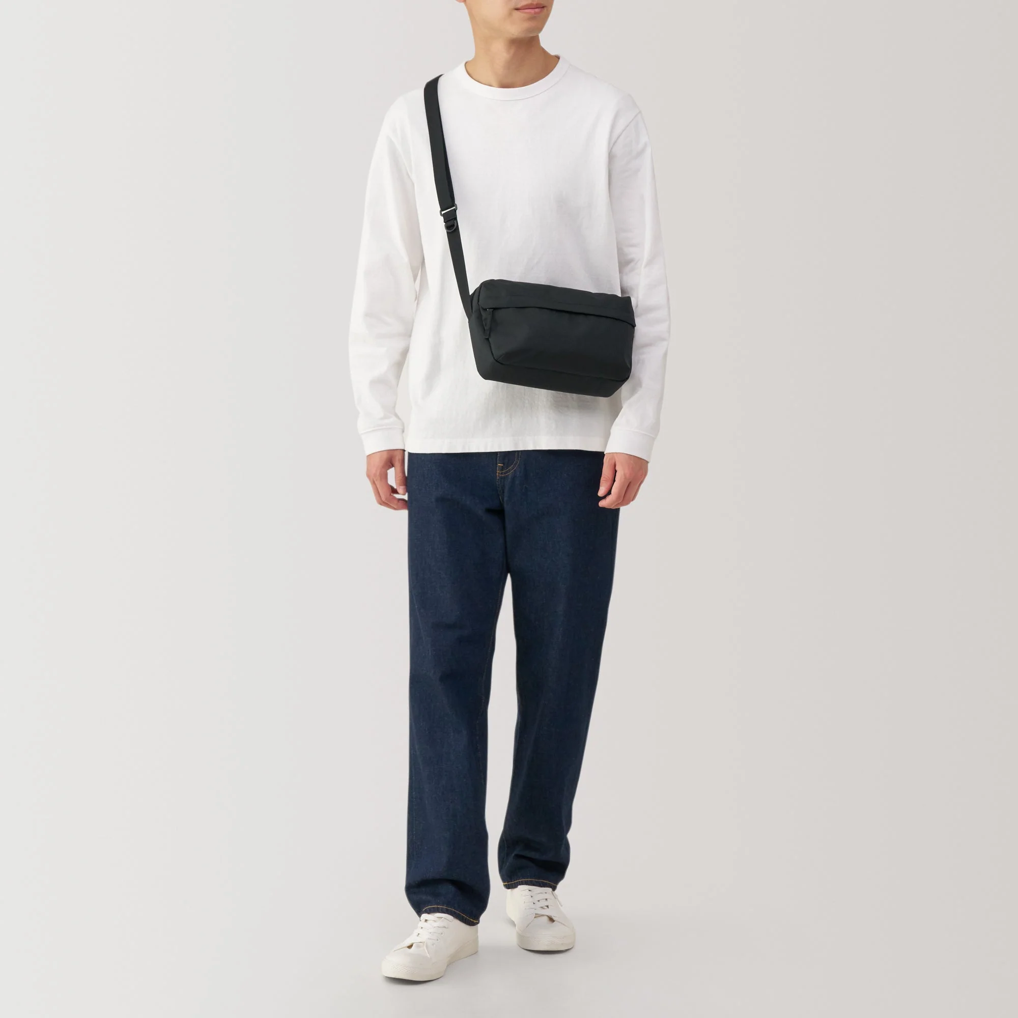 Back Pocket Shoulder Bag - Image 38