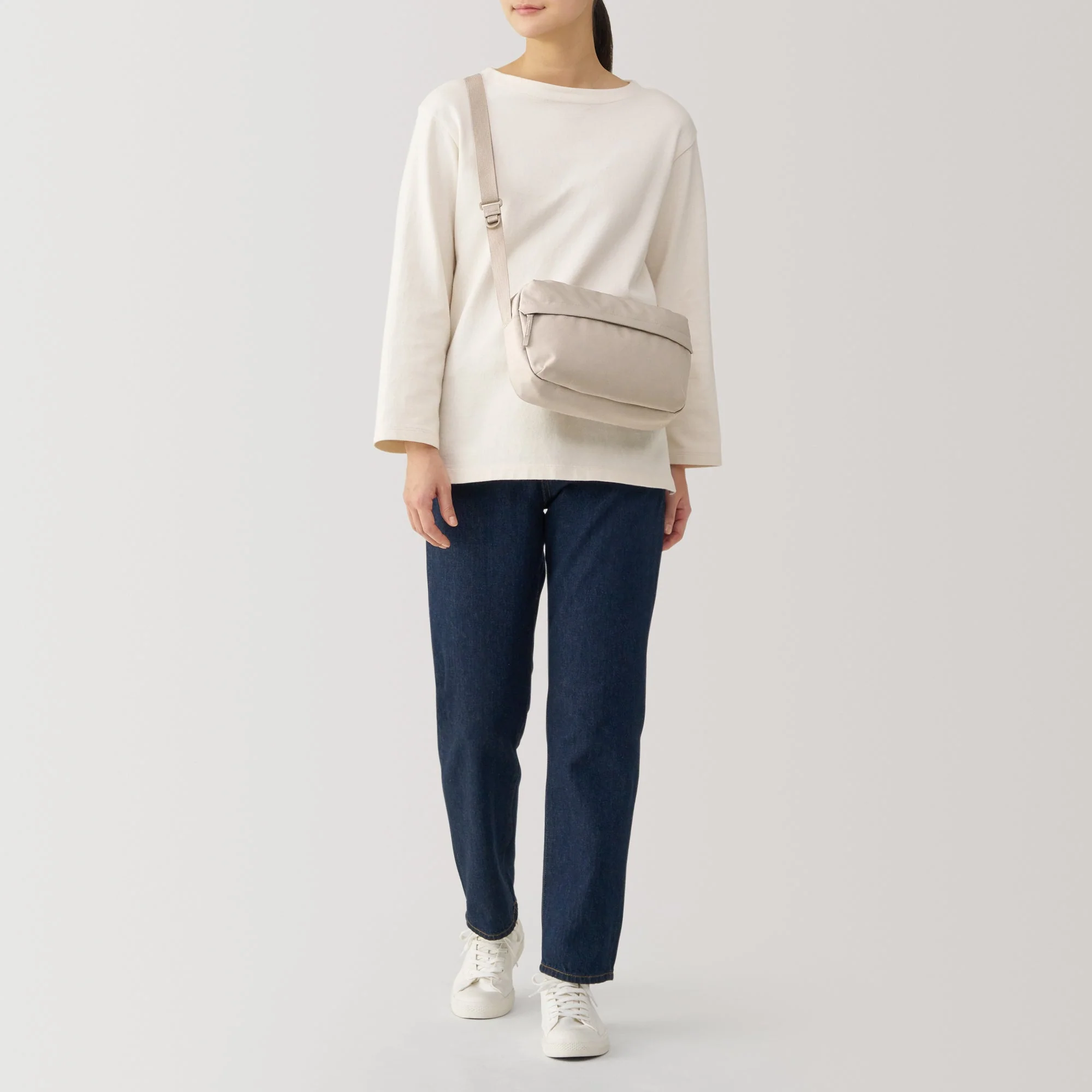Back Pocket Shoulder Bag - Image 50