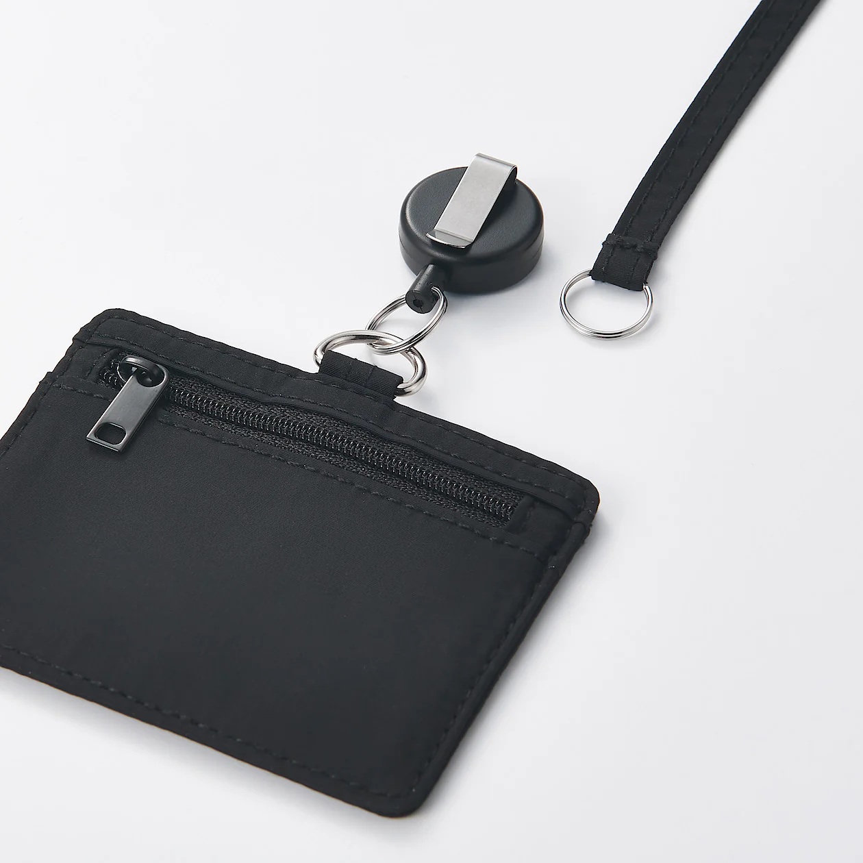 Card Holder with Reel - Image 4