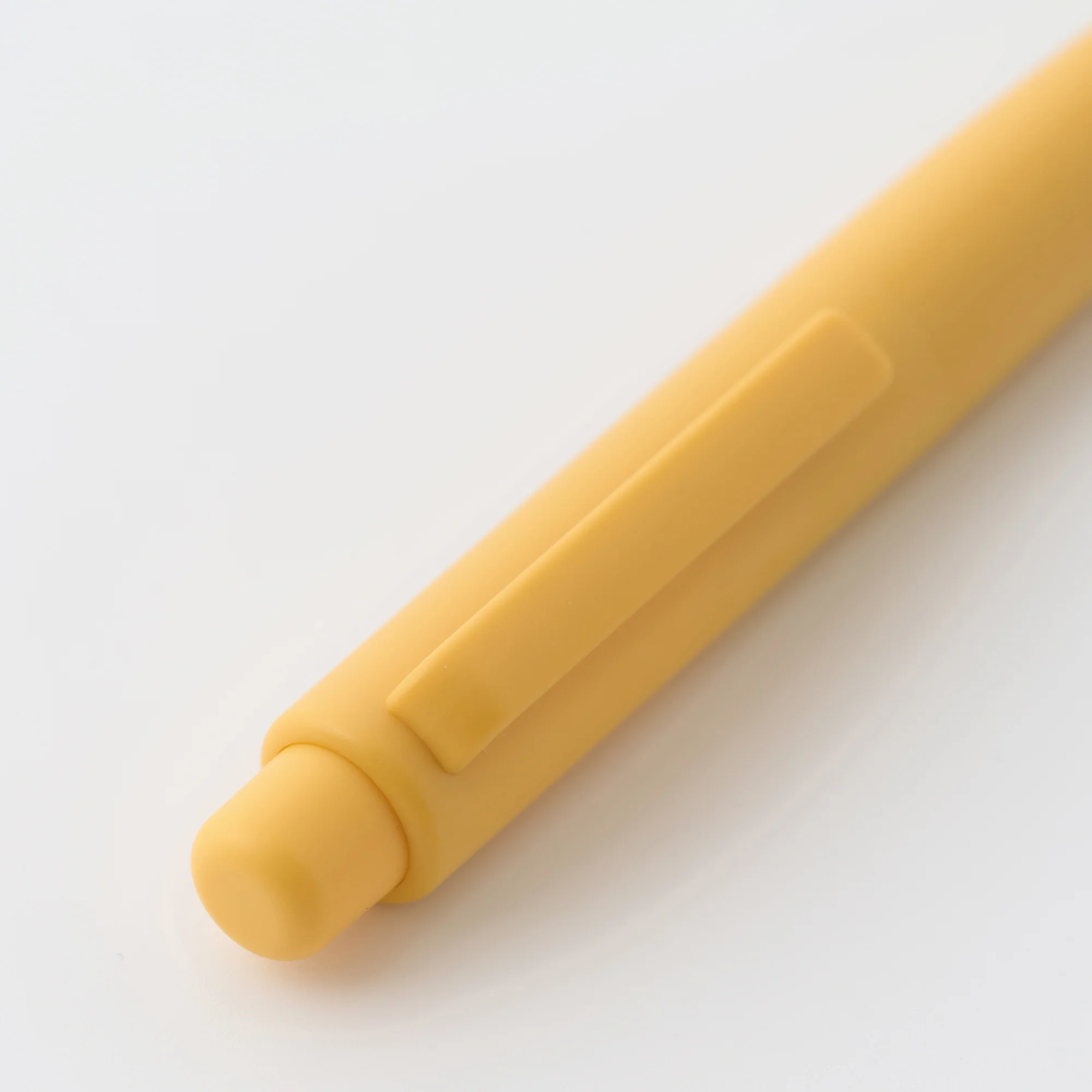 Compact Gel Ink Ballpoint Pen Knock Type 0.5 mm - Yellow - Image 3