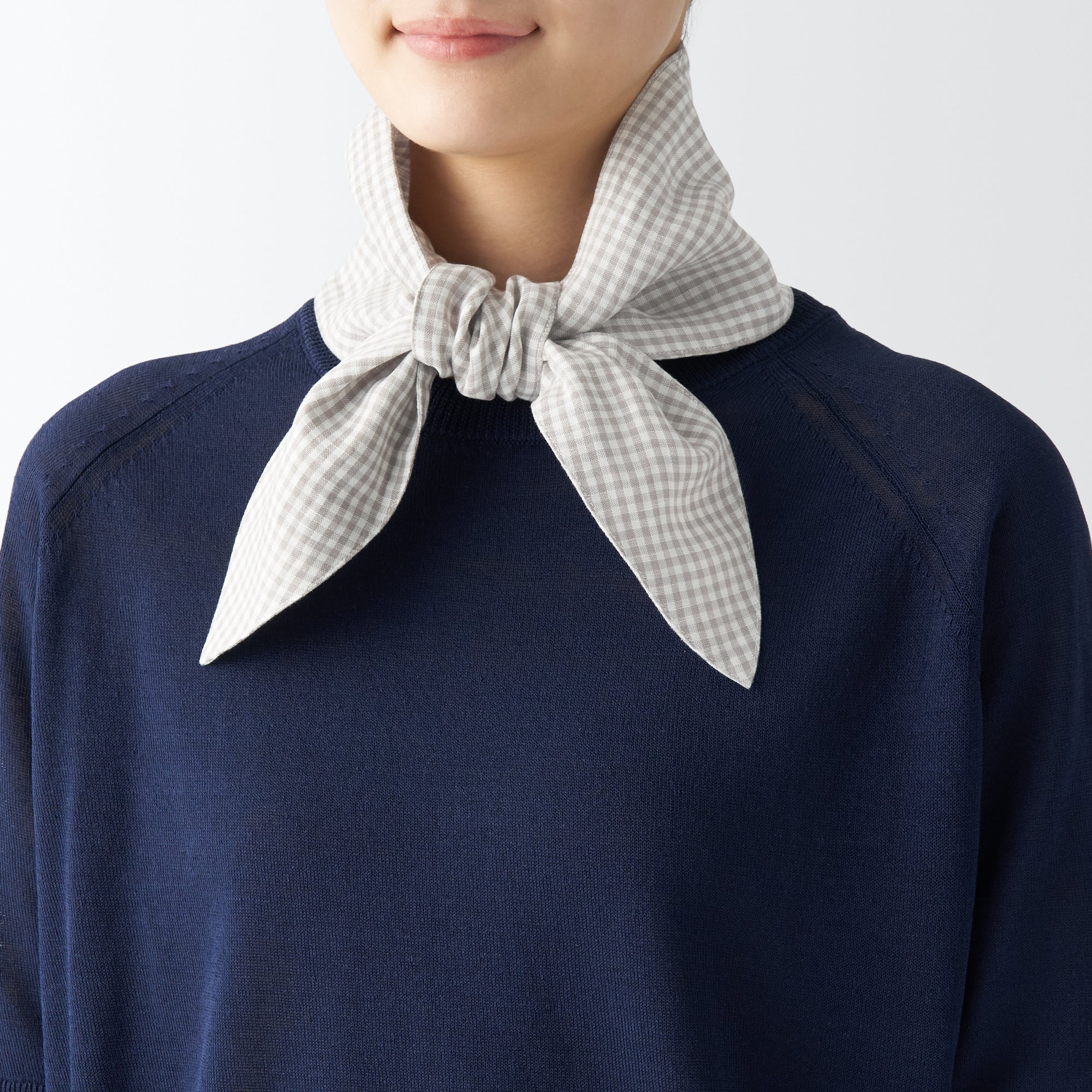 Cool Touch Patterned Scarf with Pocket - Image 10