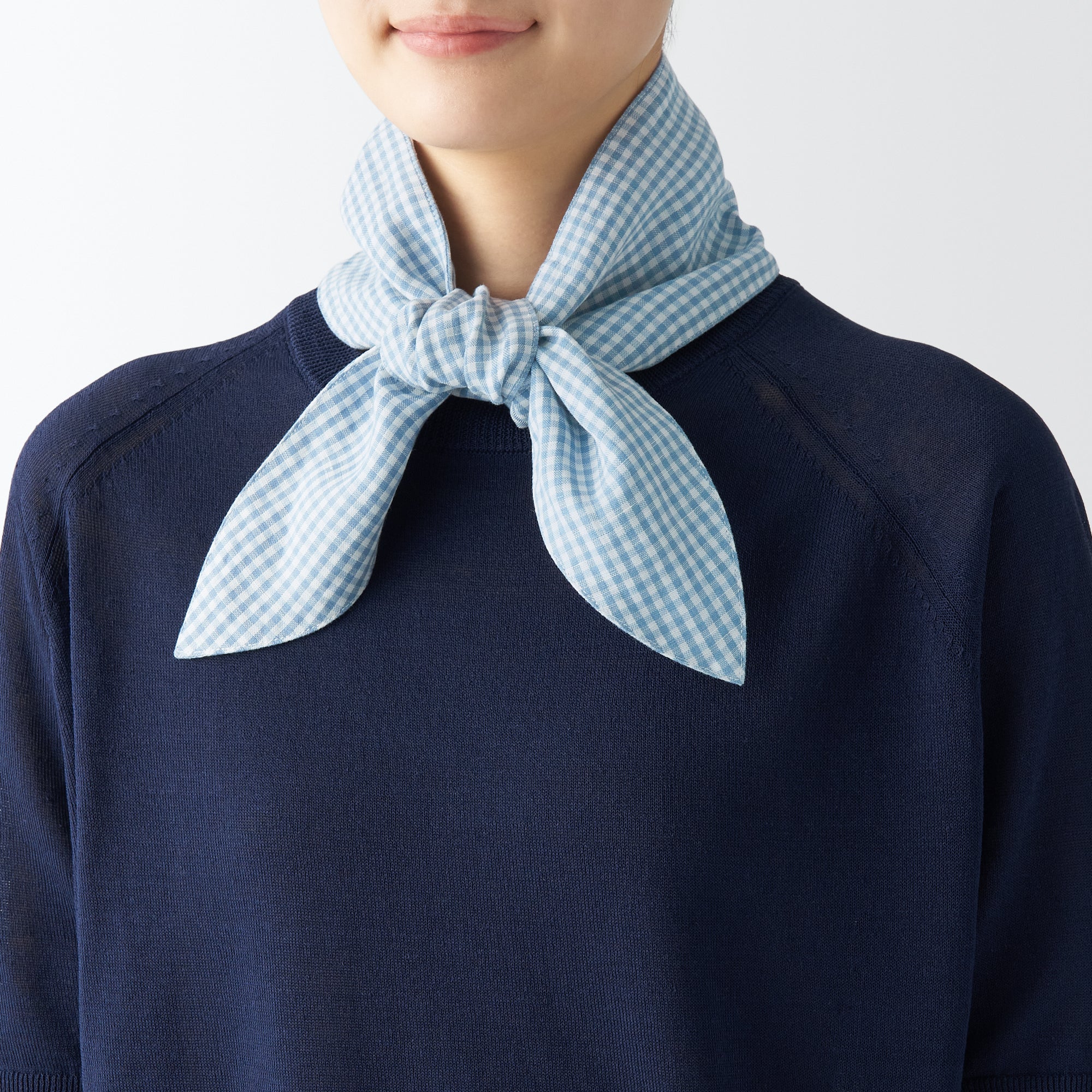 Cool Touch Patterned Scarf with Pocket - Image 3