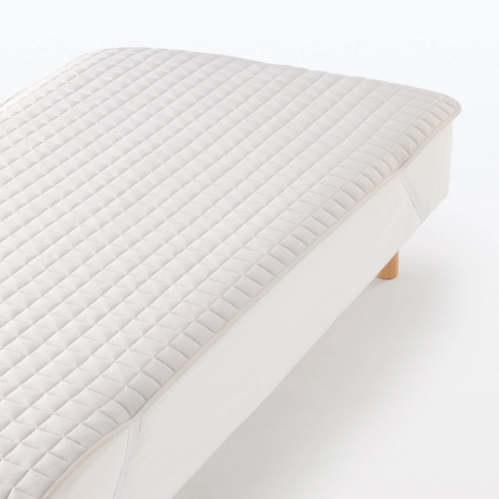 Cool Touch Quilted Pad - Image 5