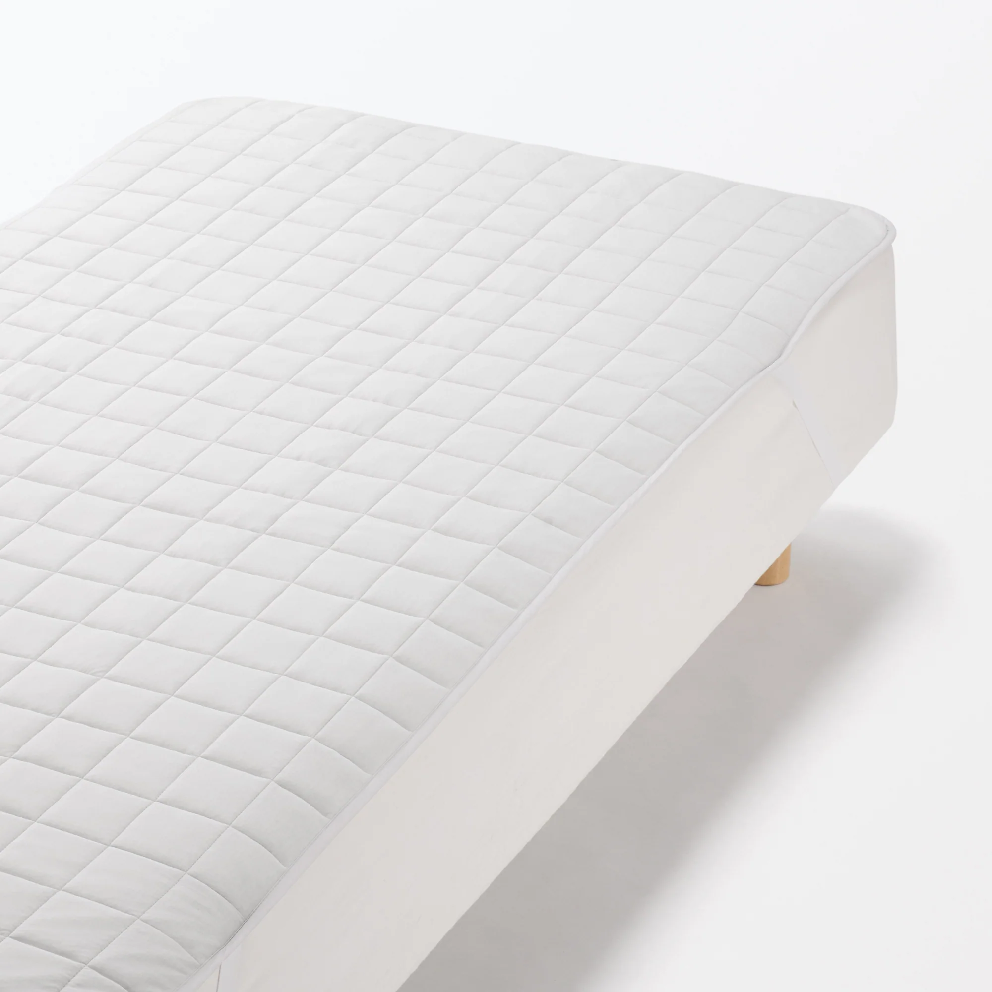 Cool Touch Quilted Pad - Queen - Image 8
