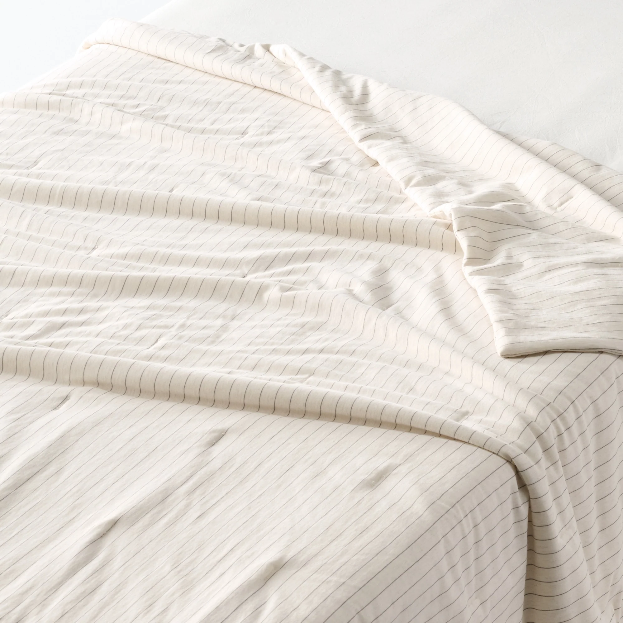 Cotton Cool Touch Thin Duvet - Queen - Image 9