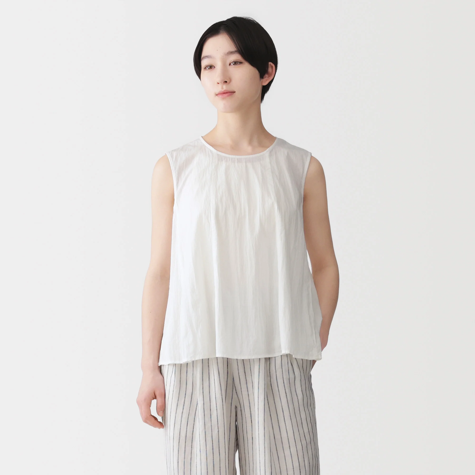 Cotton Crepe Sleeveless Blouse - Image 3