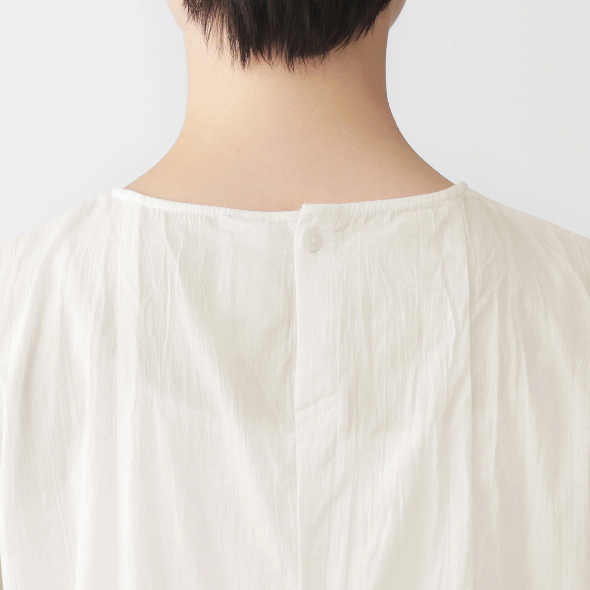 Cotton Crepe Sleeveless Blouse - Image 8