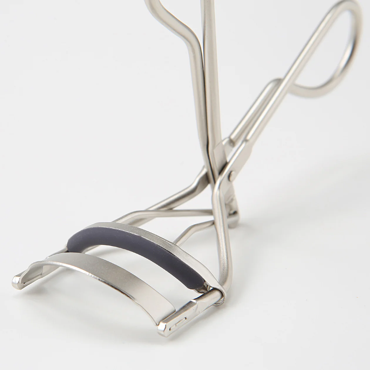 Eyelash Curler - Image 2