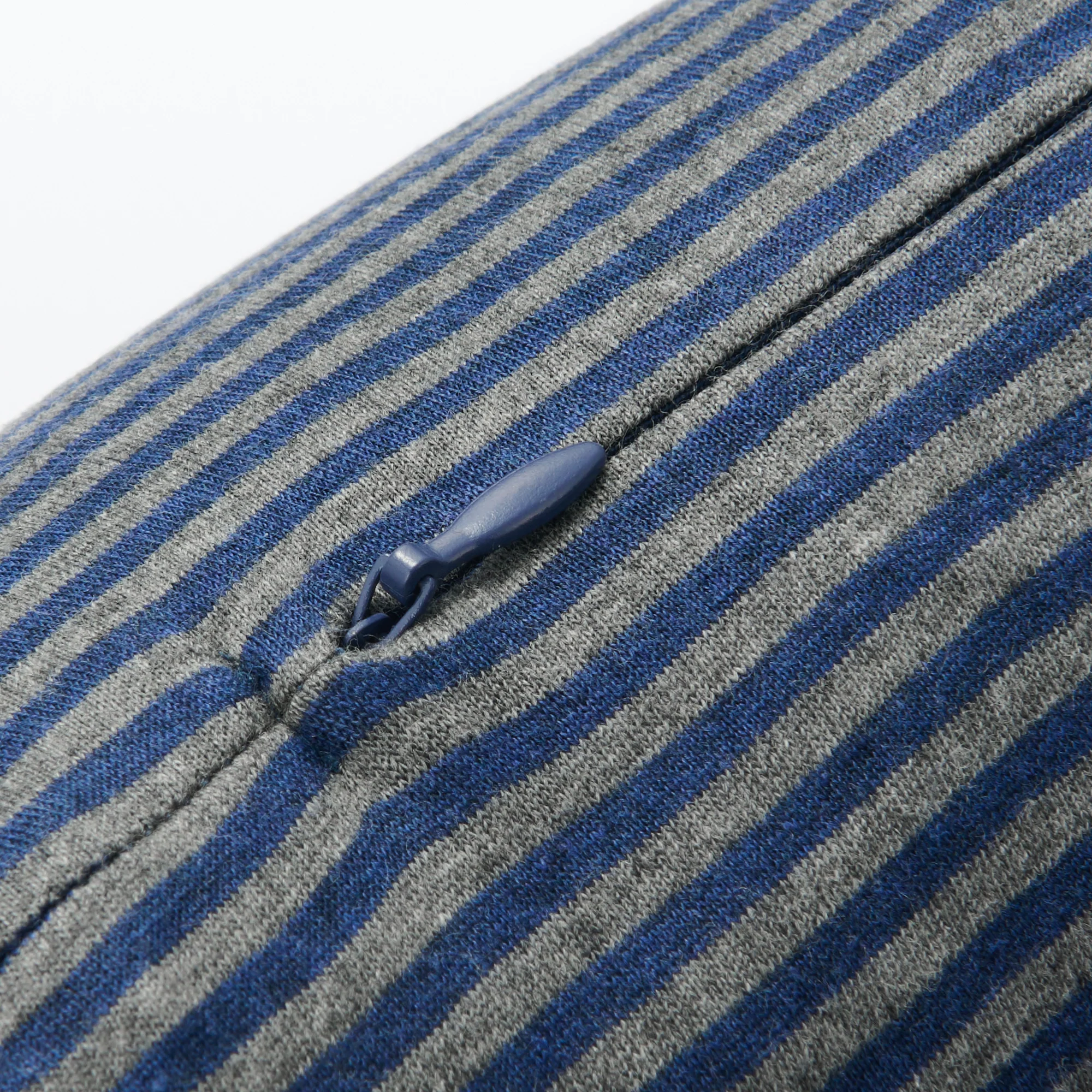 Fitting Neck Cushion - Image 9