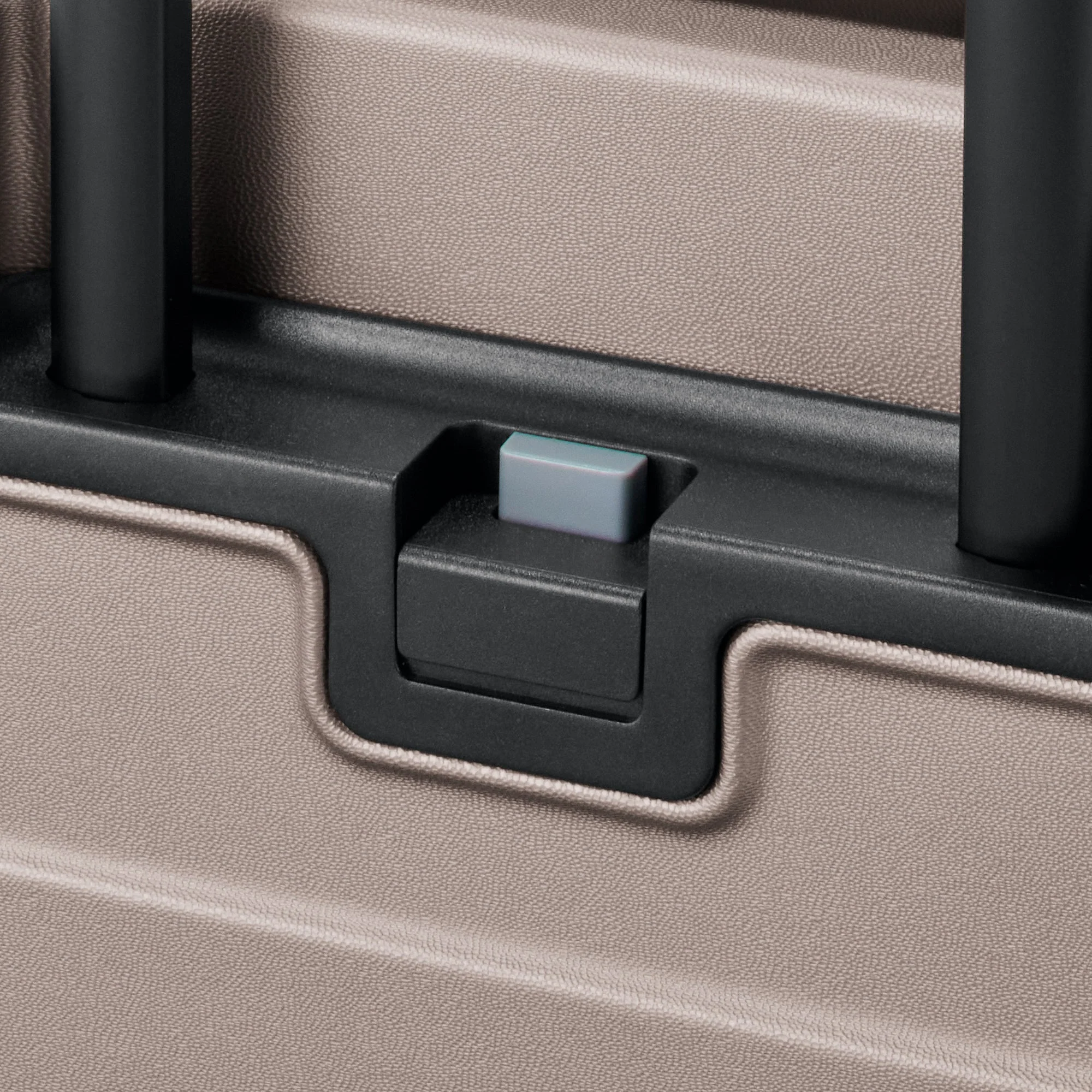 Adjustable Handle Front Open Hard Suitcase 32L | Carry-On - Image 14