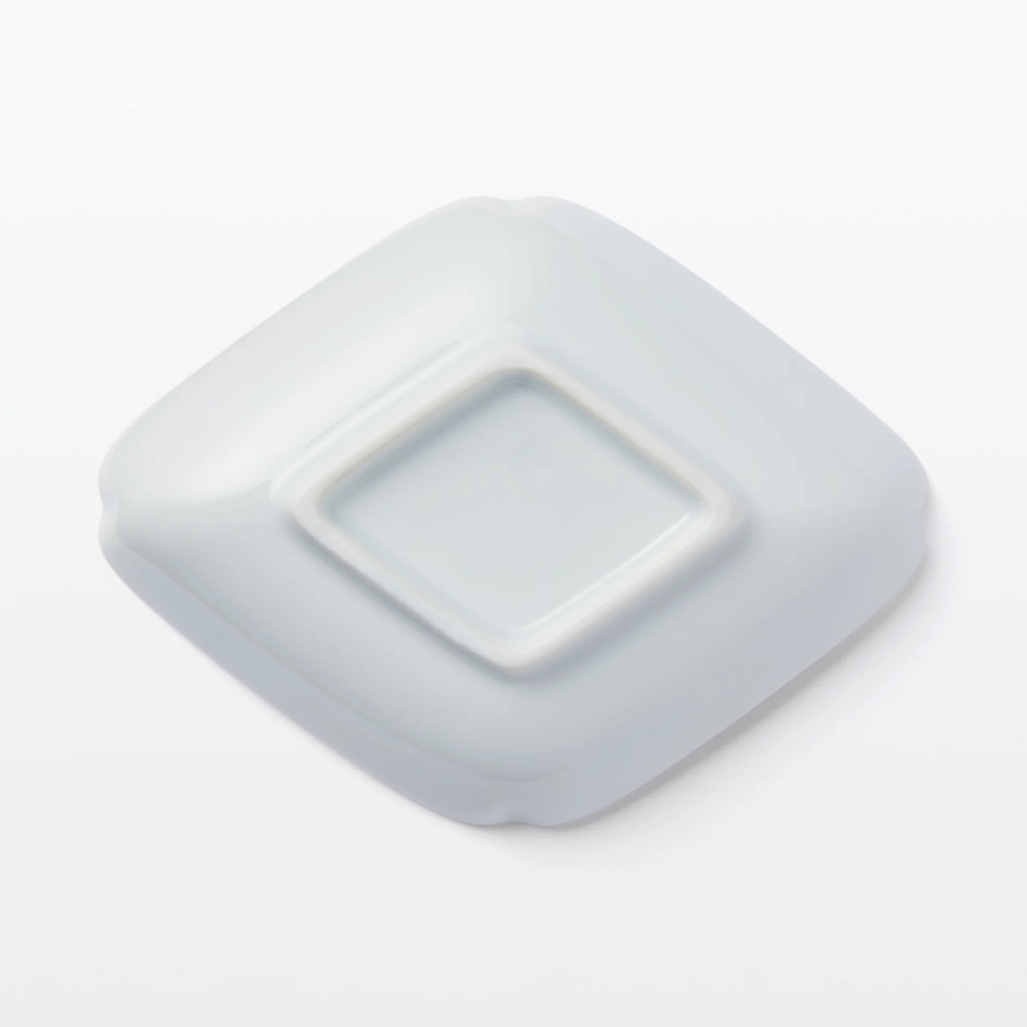 Hasami Ware Lucky Small Plate - Diamond - White - Image 4