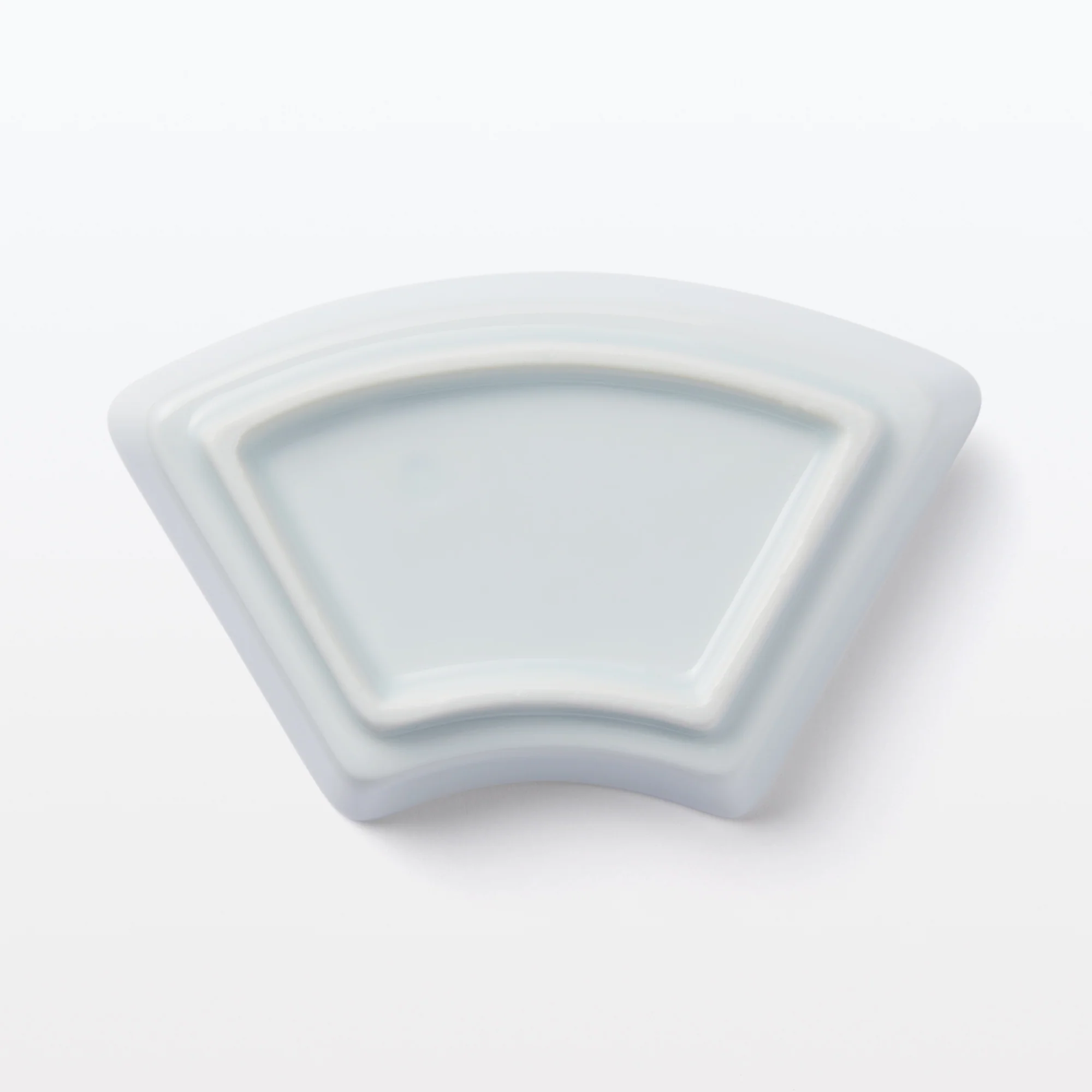 Hasami Ware Lucky Small Plate - Fan - White - Image 4