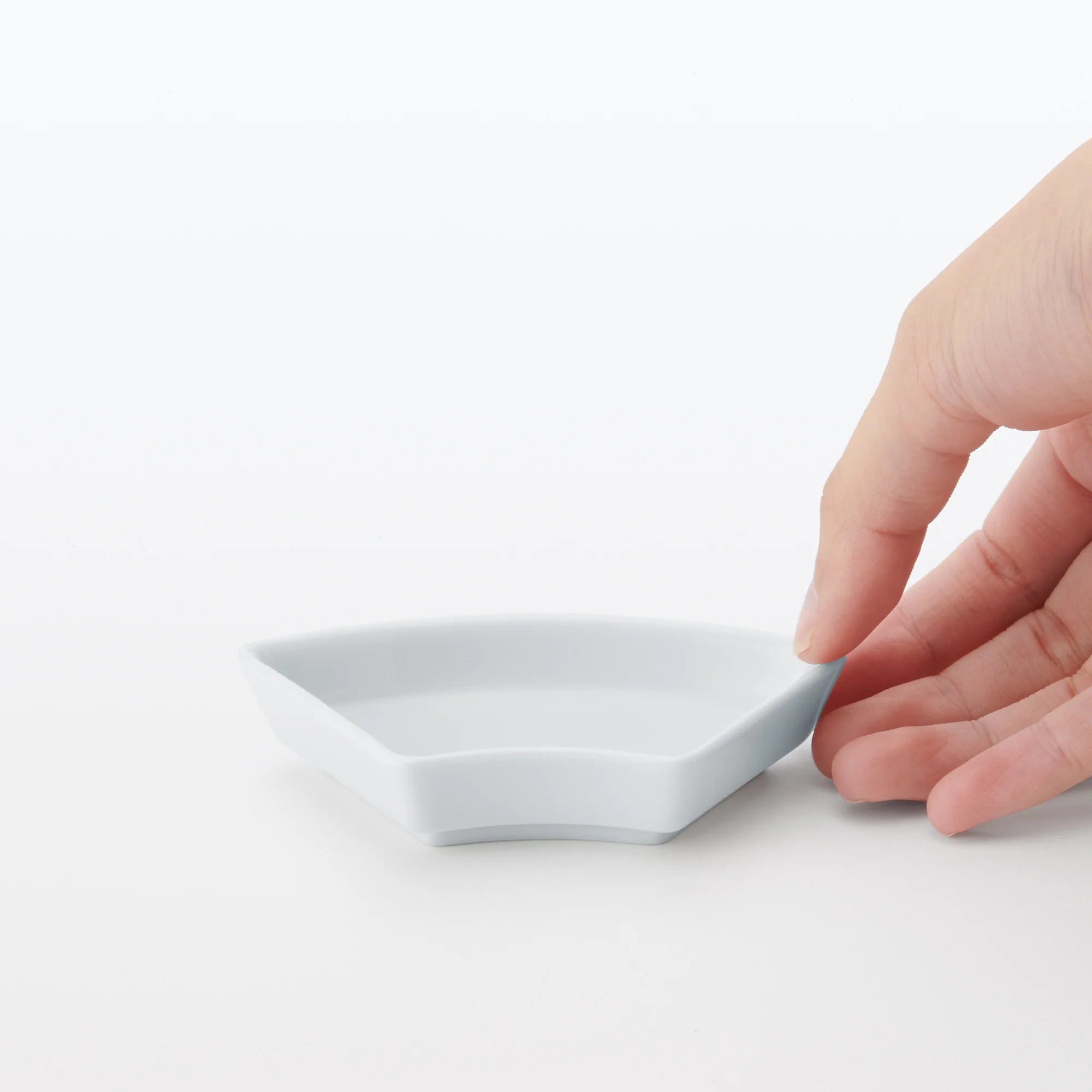 Hasami Ware Lucky Small Plate - Fan - White - Image 6