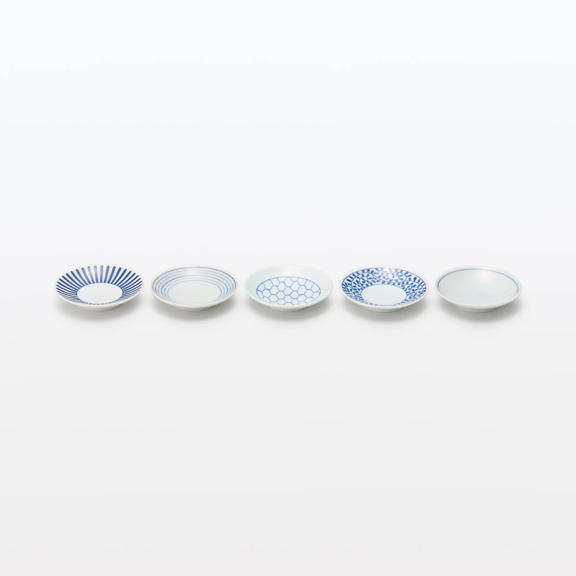 Hasami Ware Small Plate - Mesh Pattern - Image 7