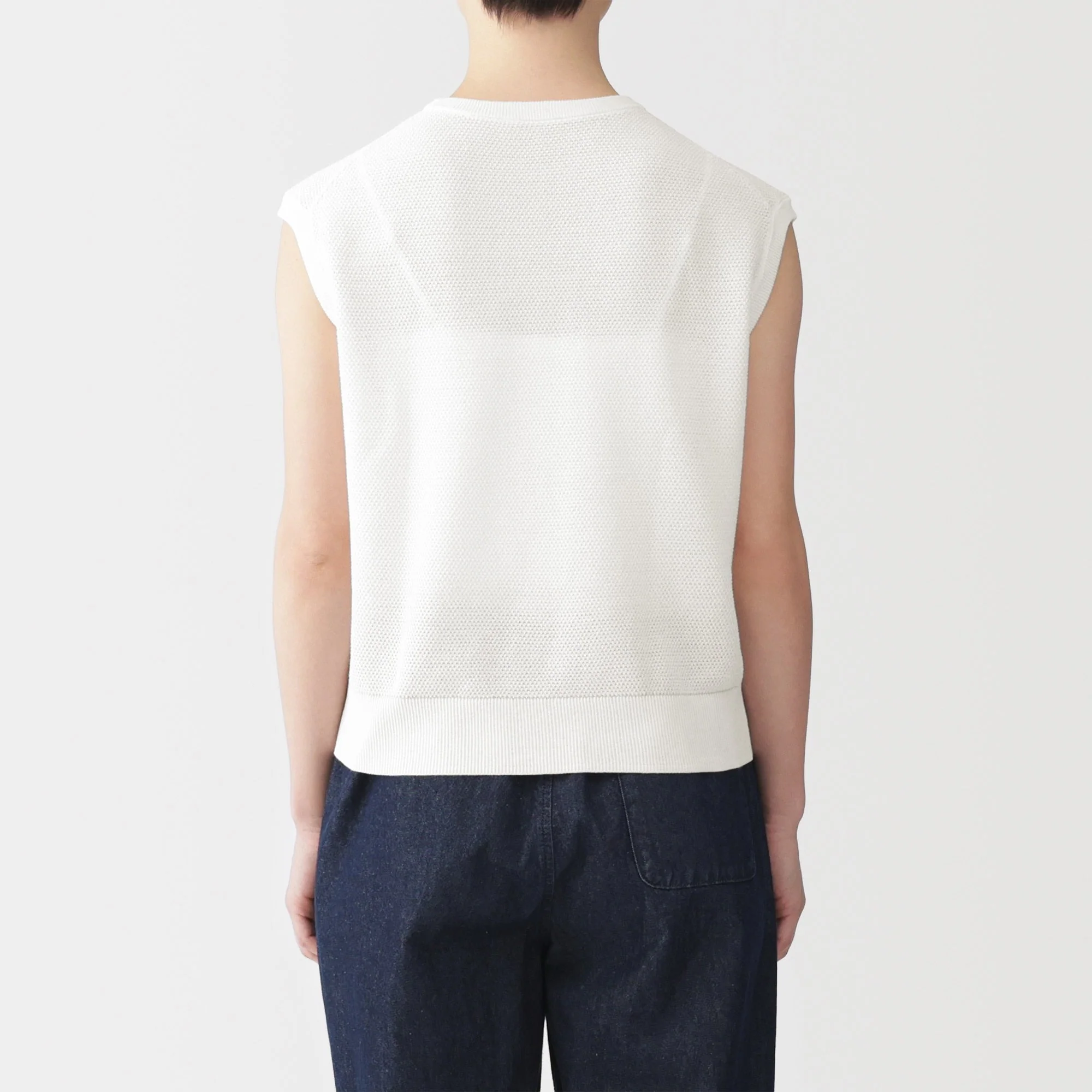High-Twist Cotton Sleeveless Sweater - Image 20