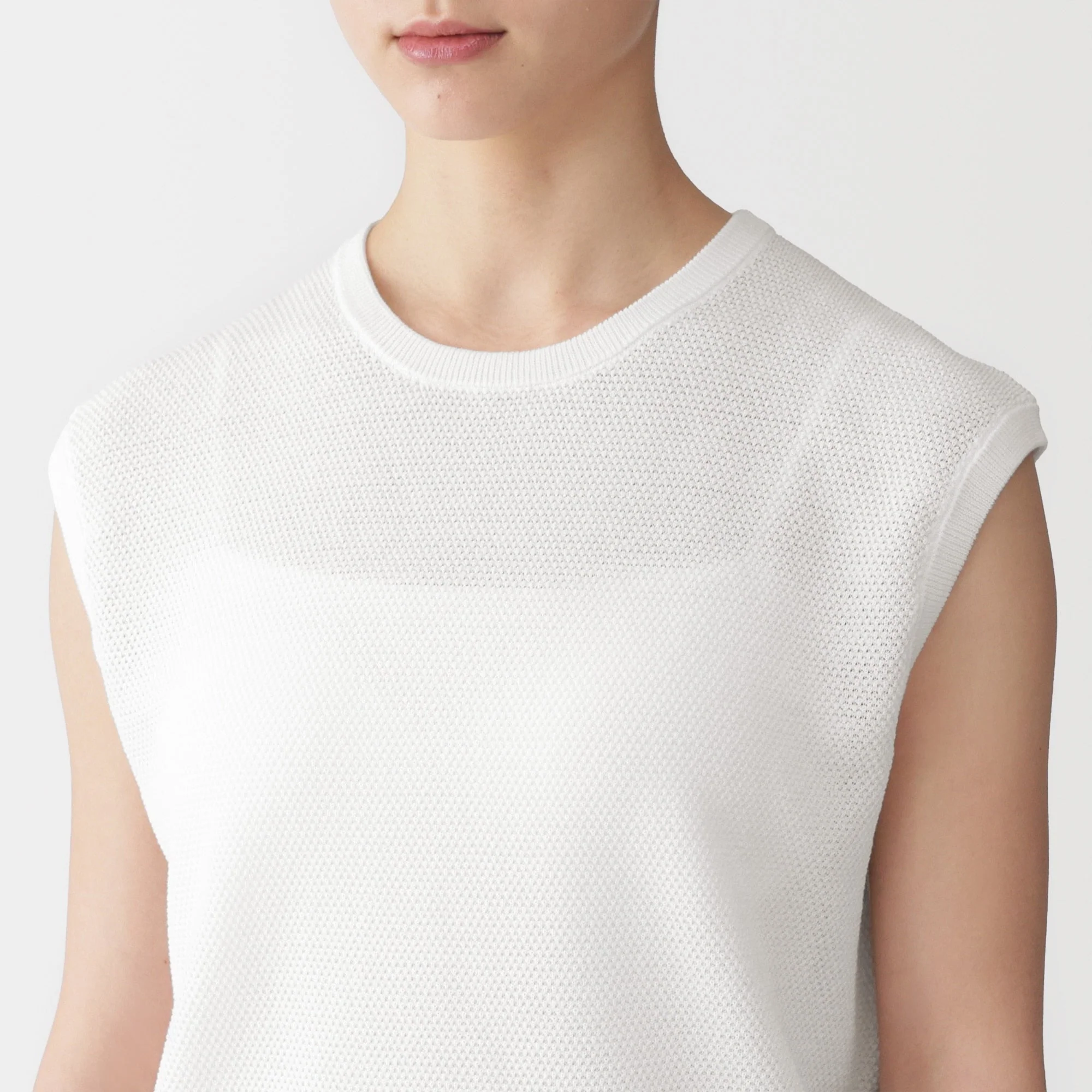 High-Twist Cotton Sleeveless Sweater - Image 28