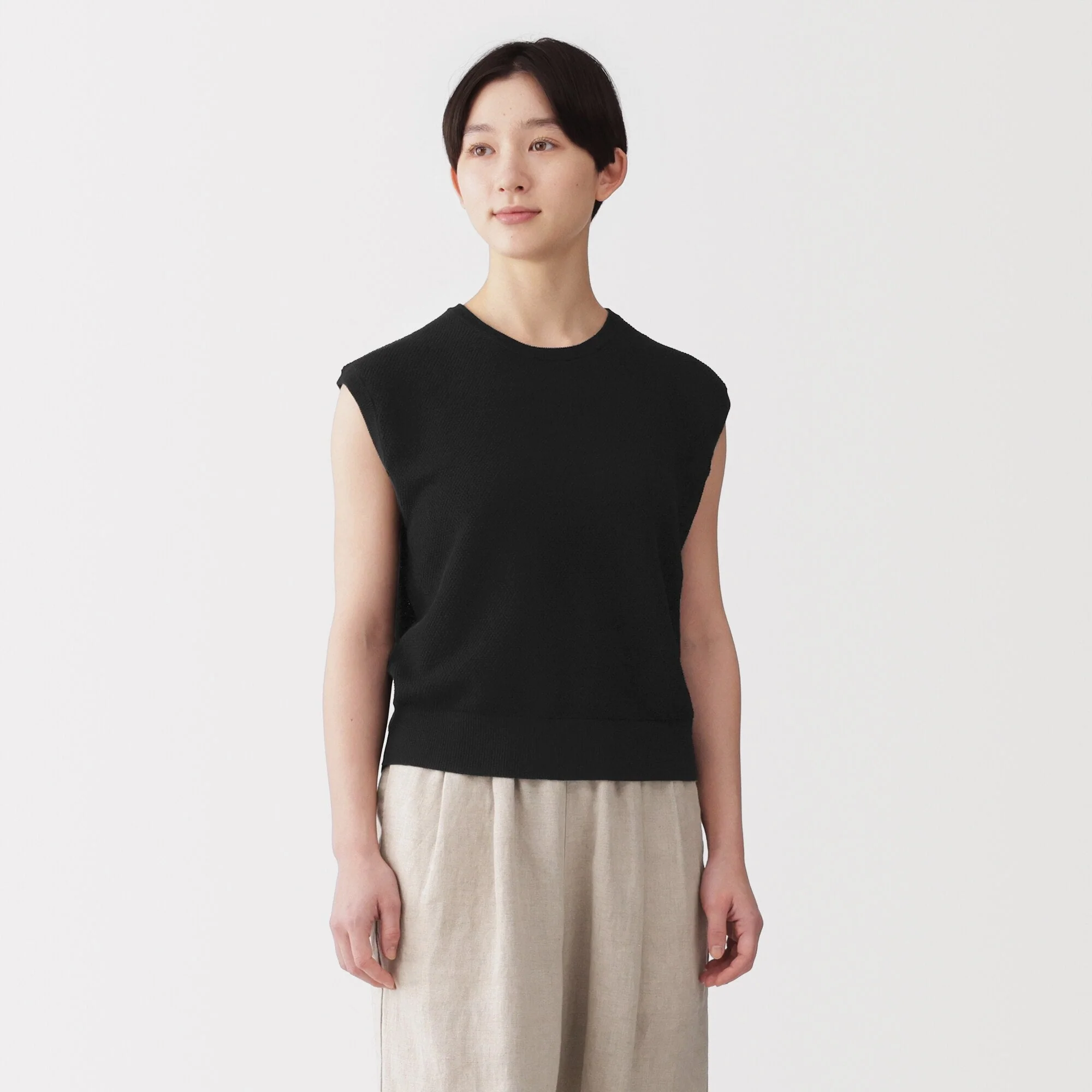 High-Twist Cotton Sleeveless Sweater - Image 3