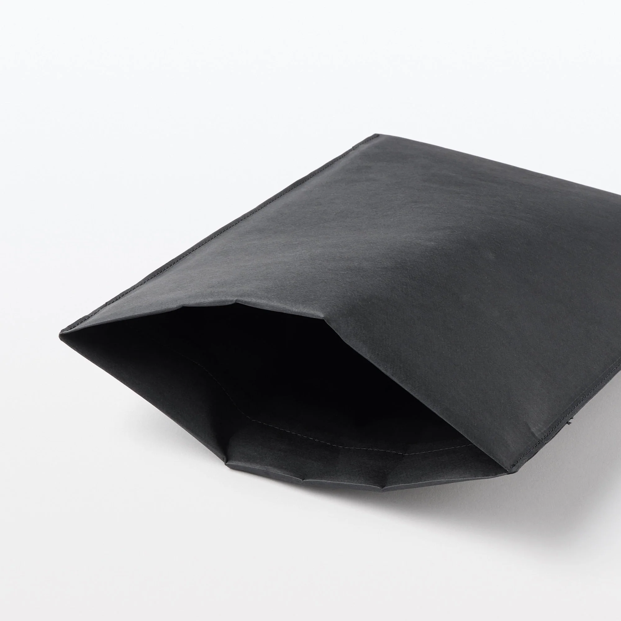 Jeans' Back Patch Tablet Case - Dark Grey - Image 3