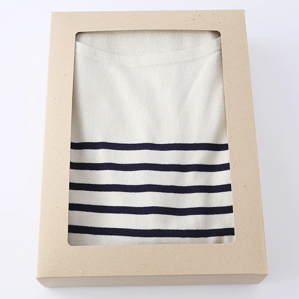 Kraft Paper Gift Box For Clothing - L31 x W23 x H6 cm - Image 3