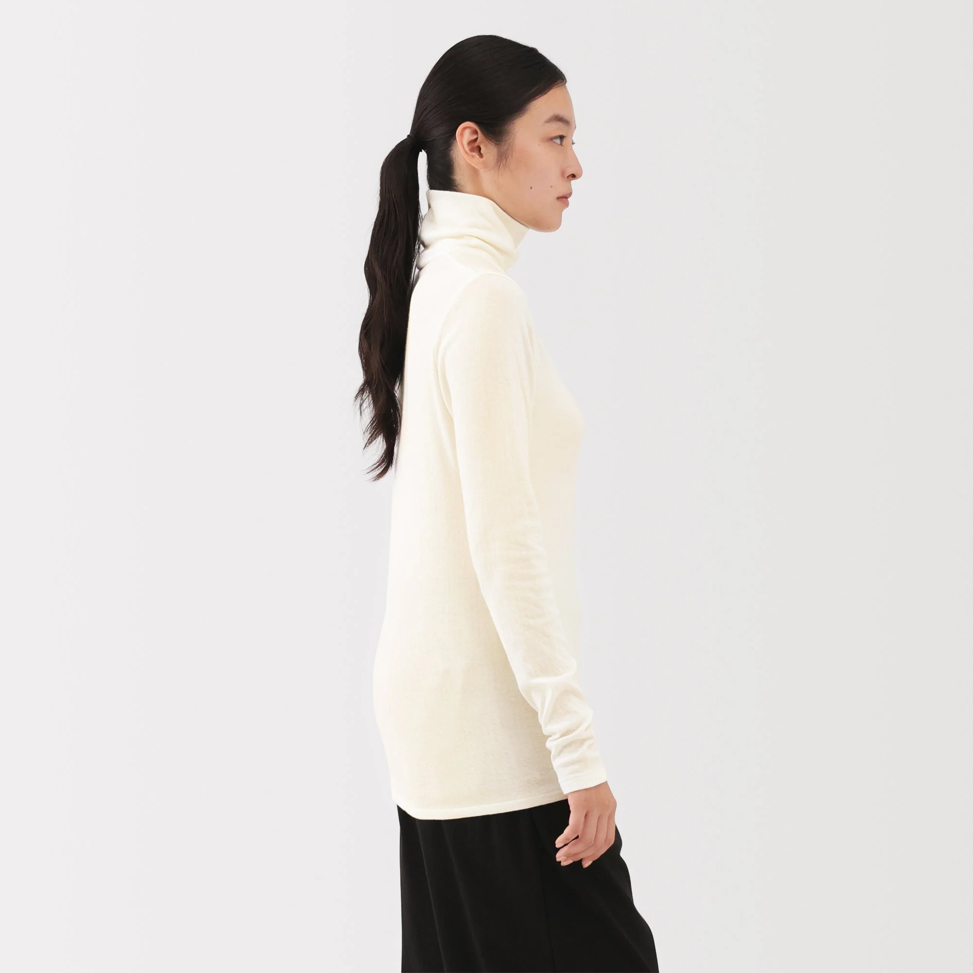 Labo Cotton Cashmere Turtleneck T-Shirt - Image 14
