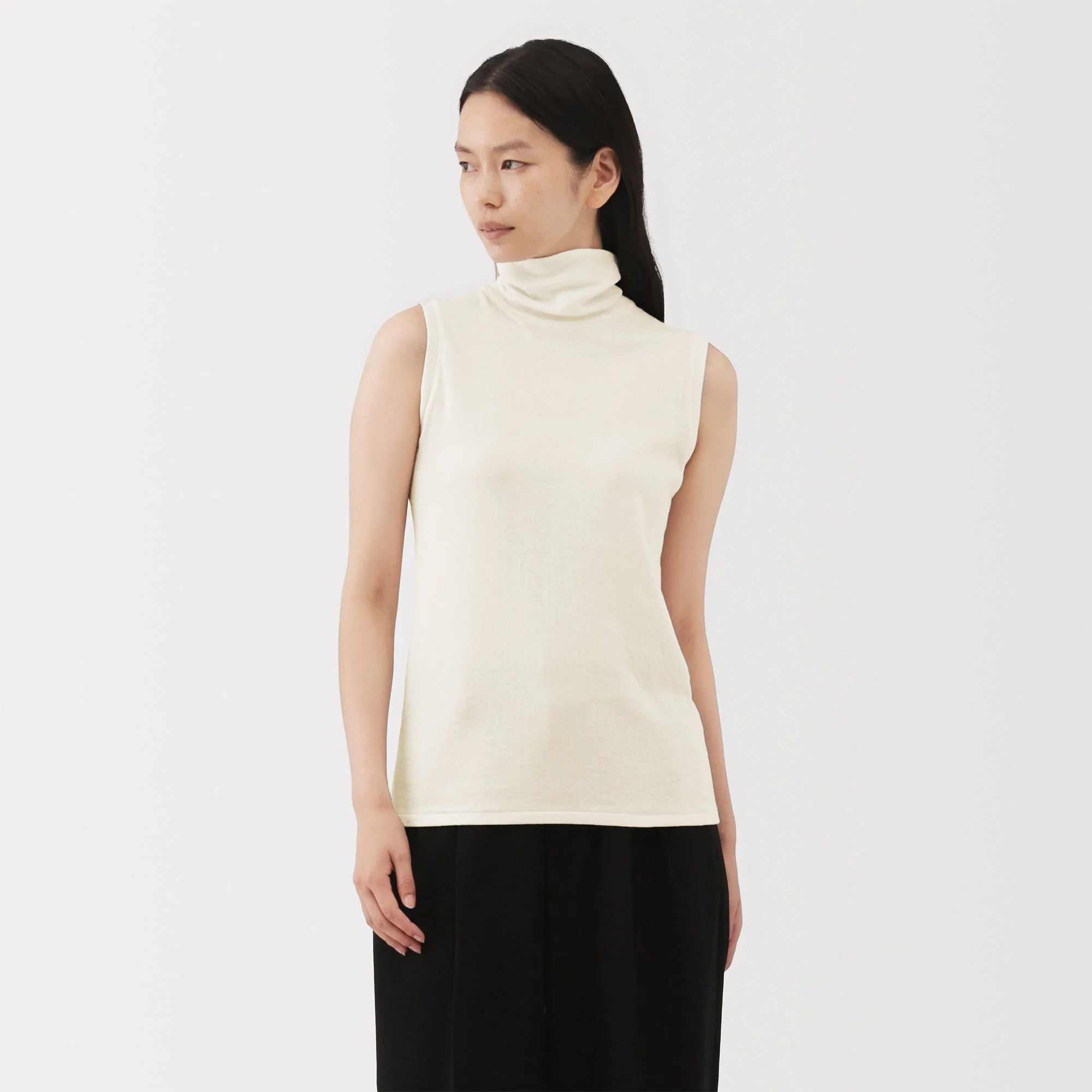 Labo Cotton Cashmere Turtleneck T-Shirt - Image 12