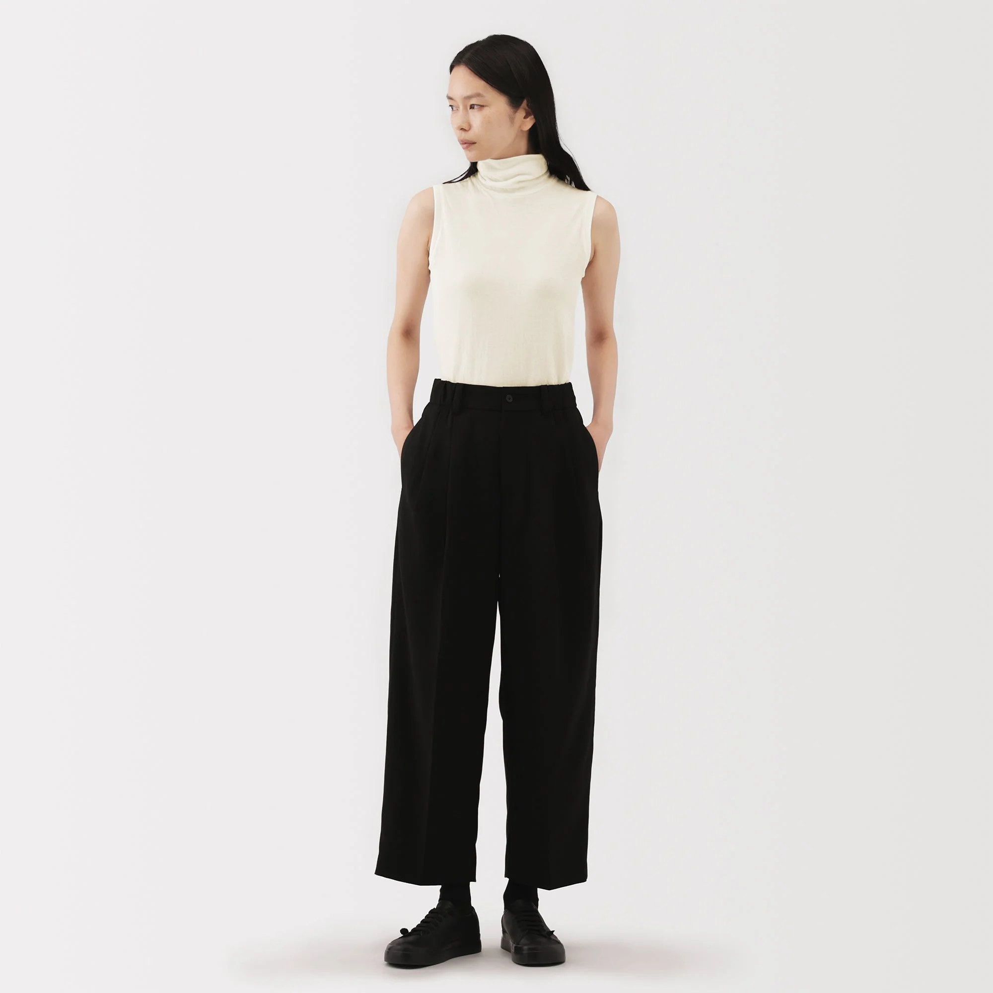 Labo Cotton Cashmere Turtleneck T-Shirt - Image 13