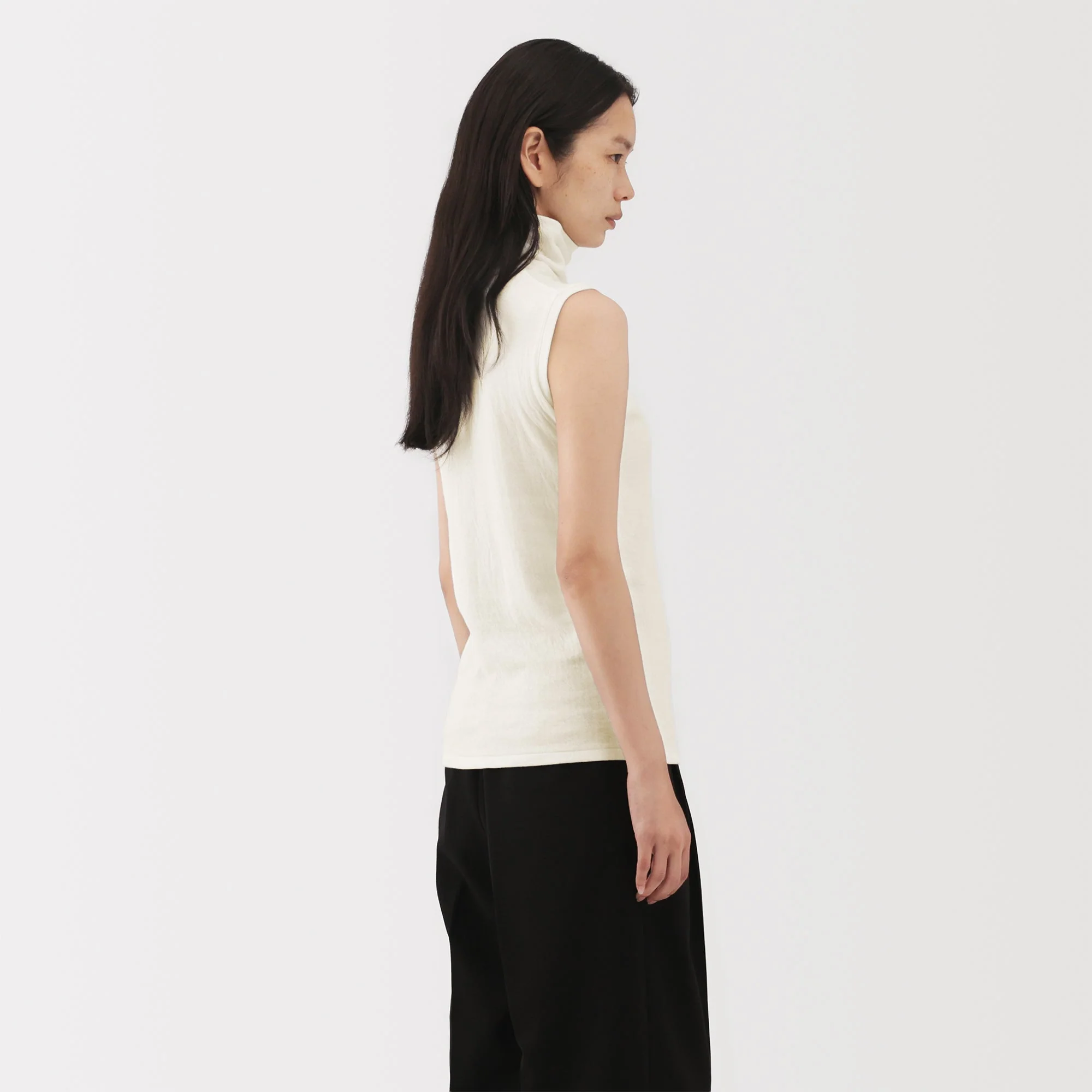 Labo Cotton Cashmere Turtleneck T-Shirt - Image 5