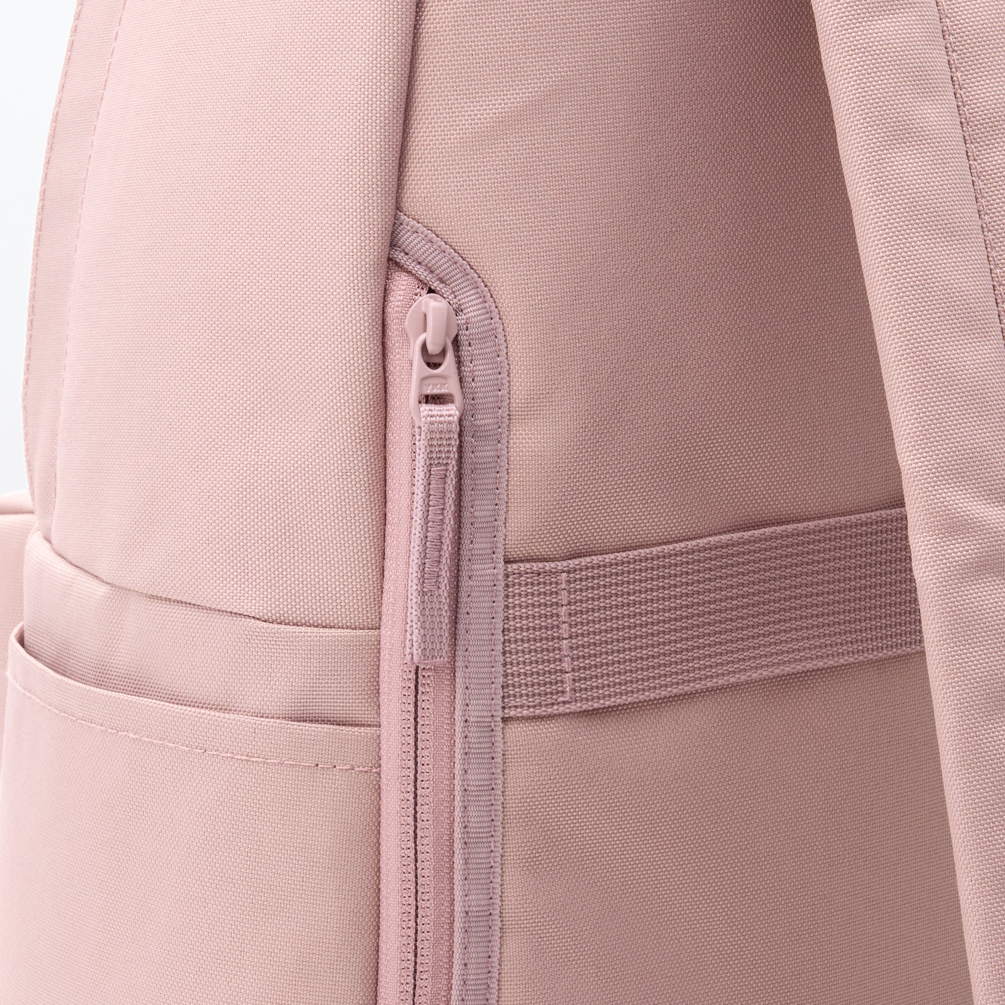 Less Tiring Water Repellent Backpack - Image 10