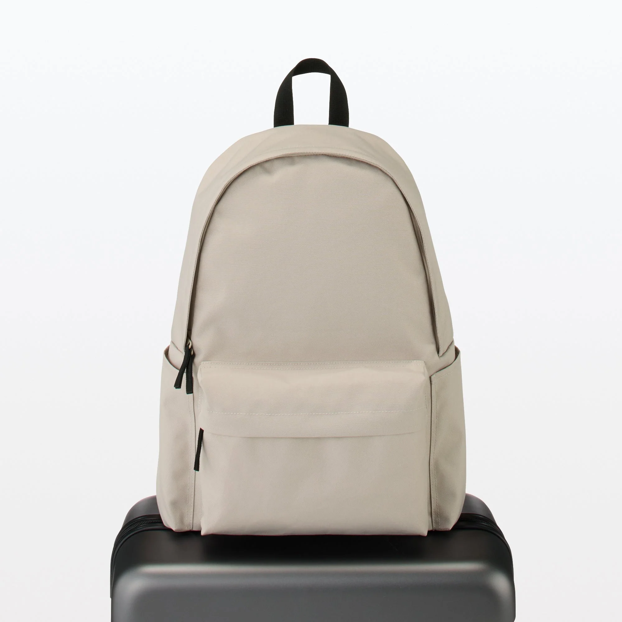 Less Tiring Water Repellent Backpack - Image 12