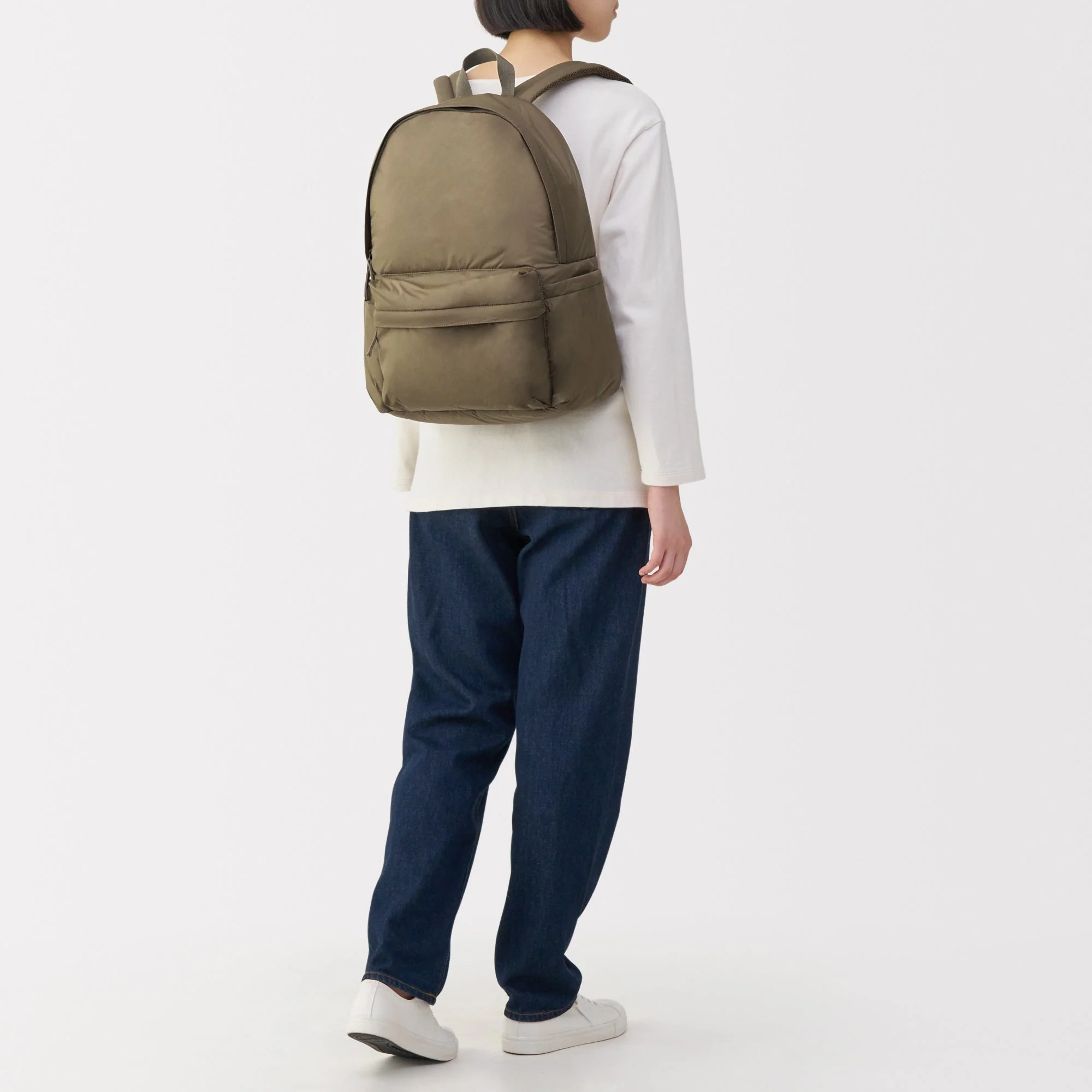 Less Tiring Water Repellent Backpack - Image 3
