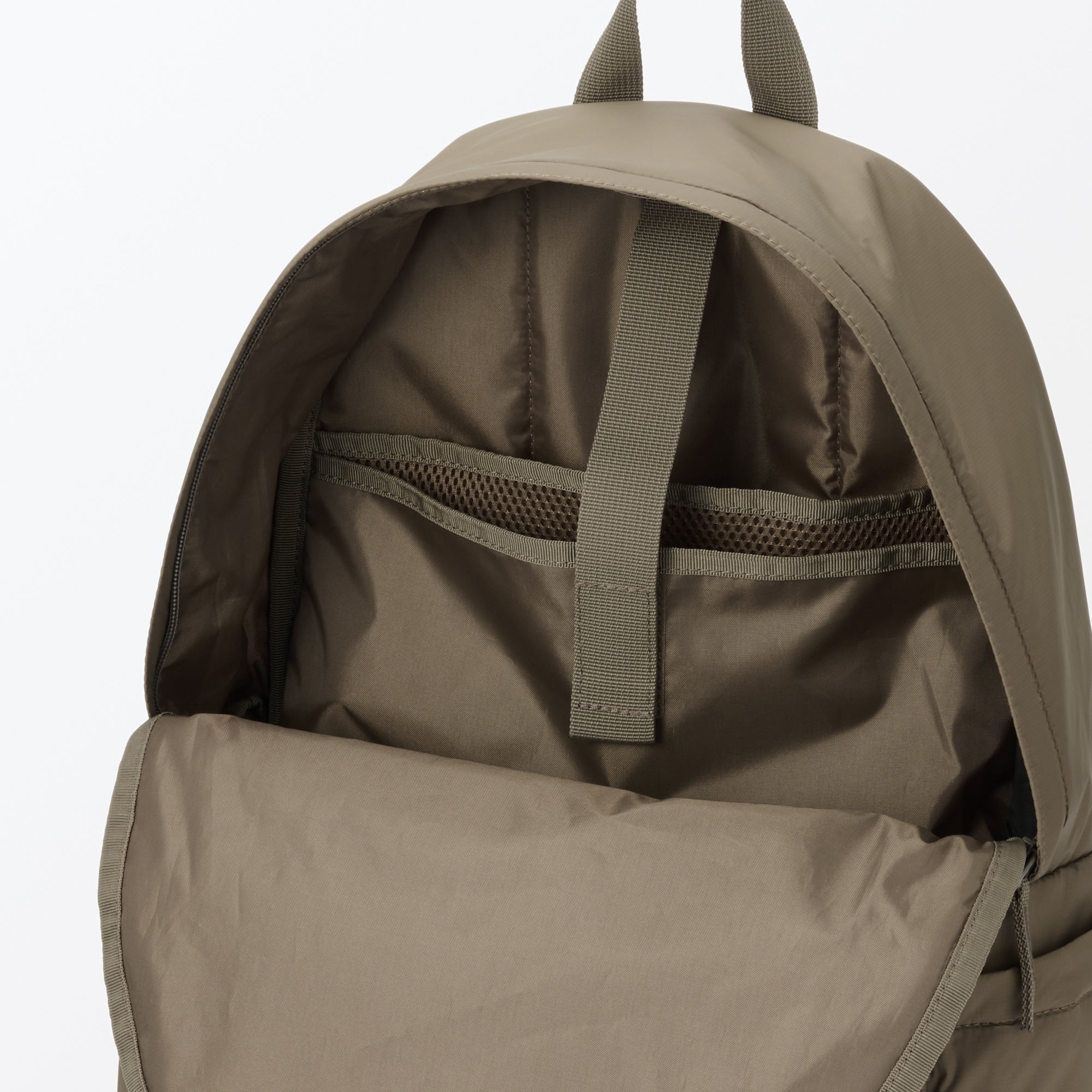 Less Tiring Water Repellent Backpack - Image 6