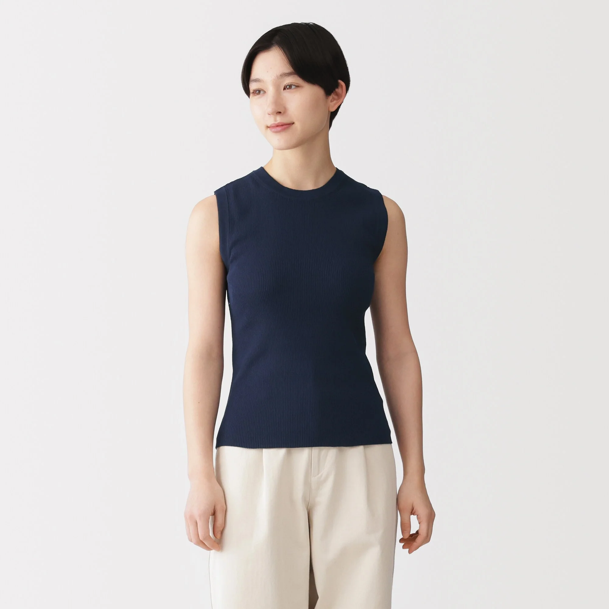 Light Knit Sleeveless Sweater - Image 24