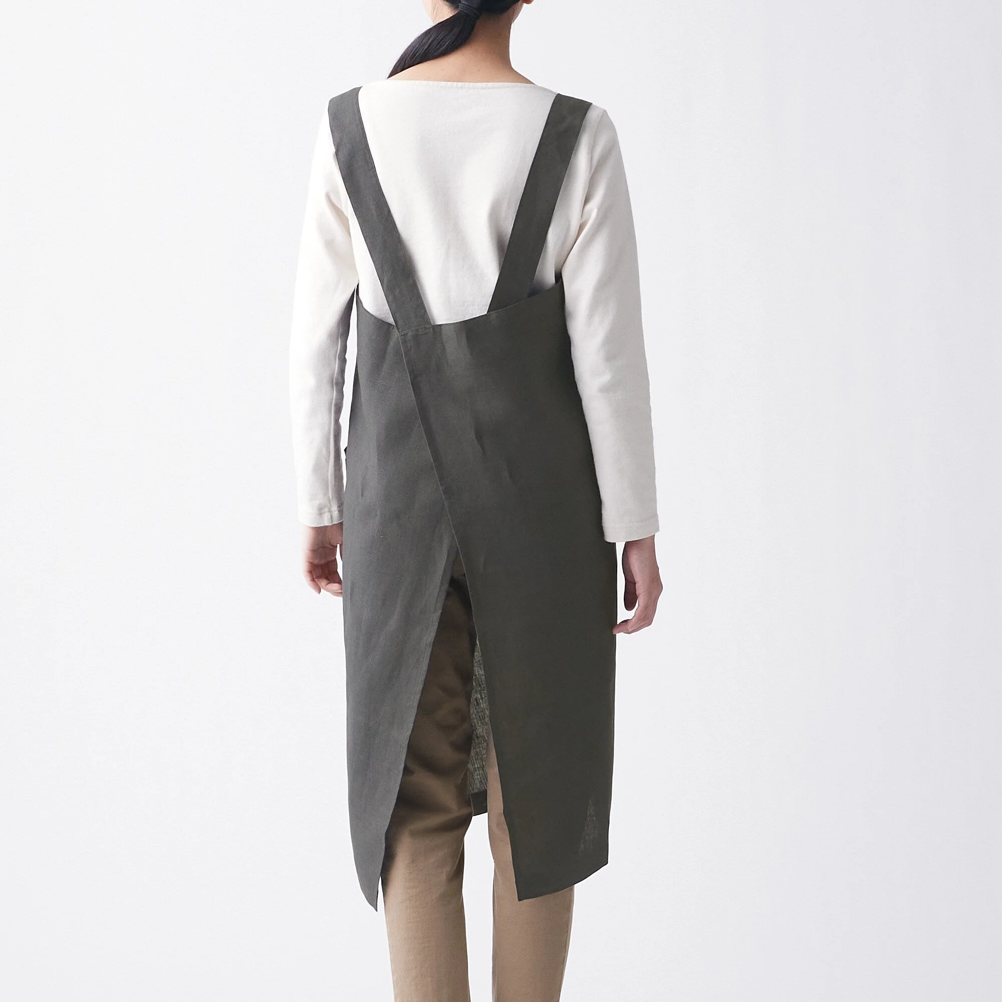 Linen Plain Weave Shoulder Strap Apron - Image 10