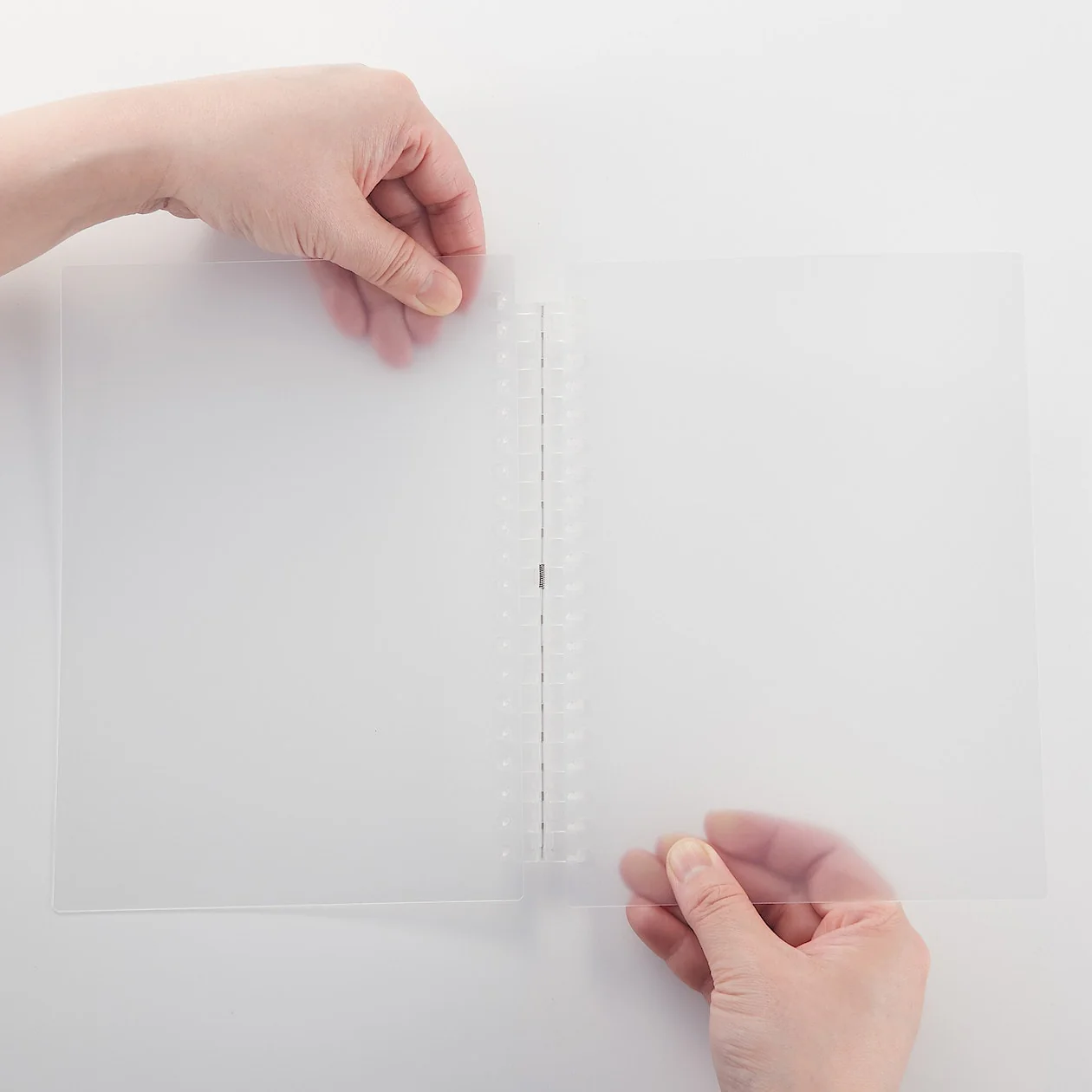 Polypropylene Cover for Loose Leaf Paper A5 20 Holes - Image 2