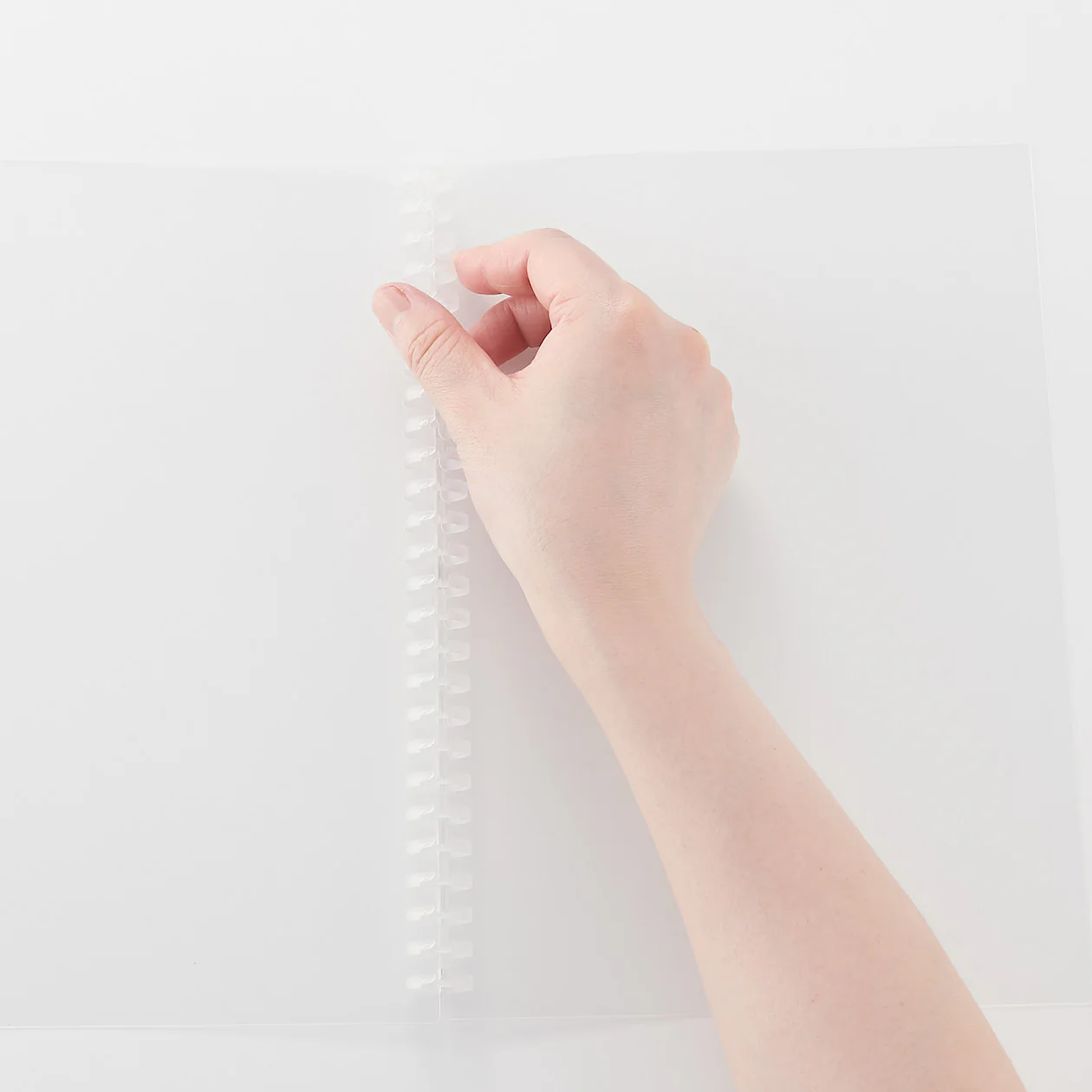 Polypropylene Cover for Loose Leaf Paper - B5 - 26 Holes - Image 4