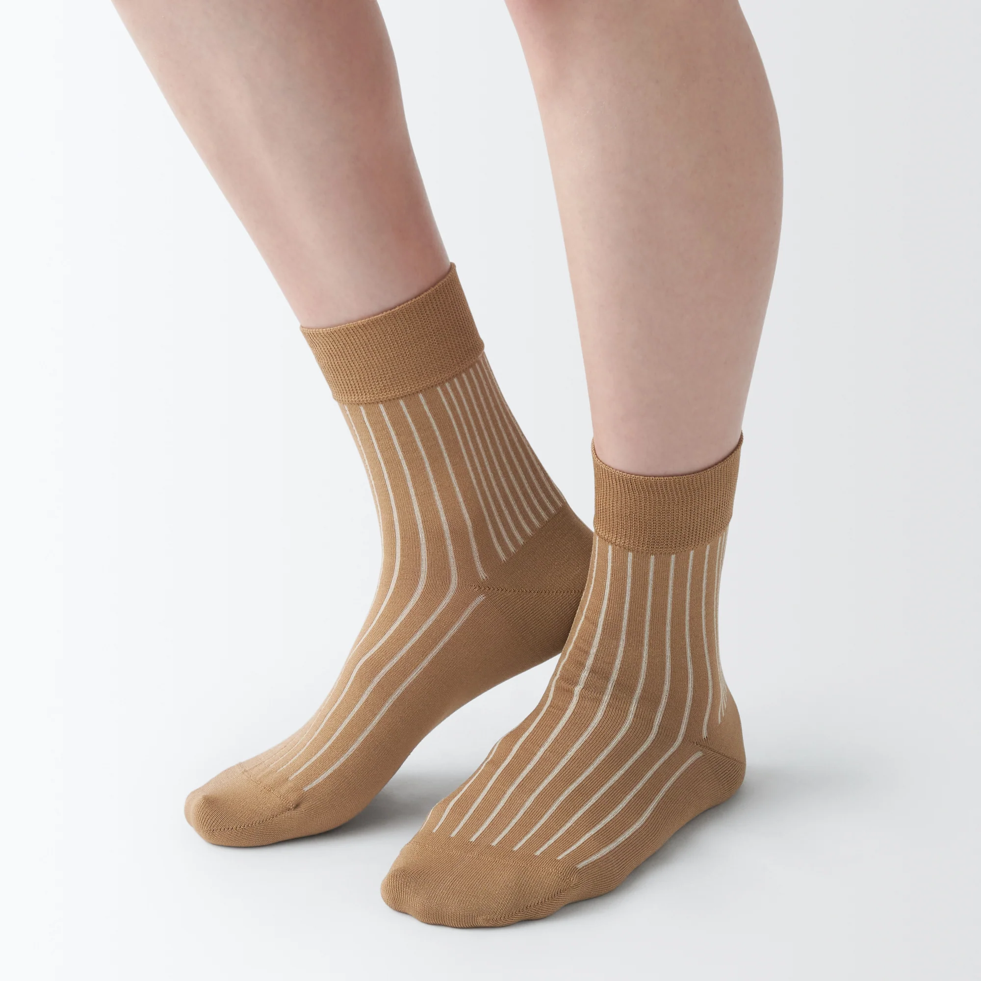 Lustrous Cotton Yarn Short Socks - Image 13