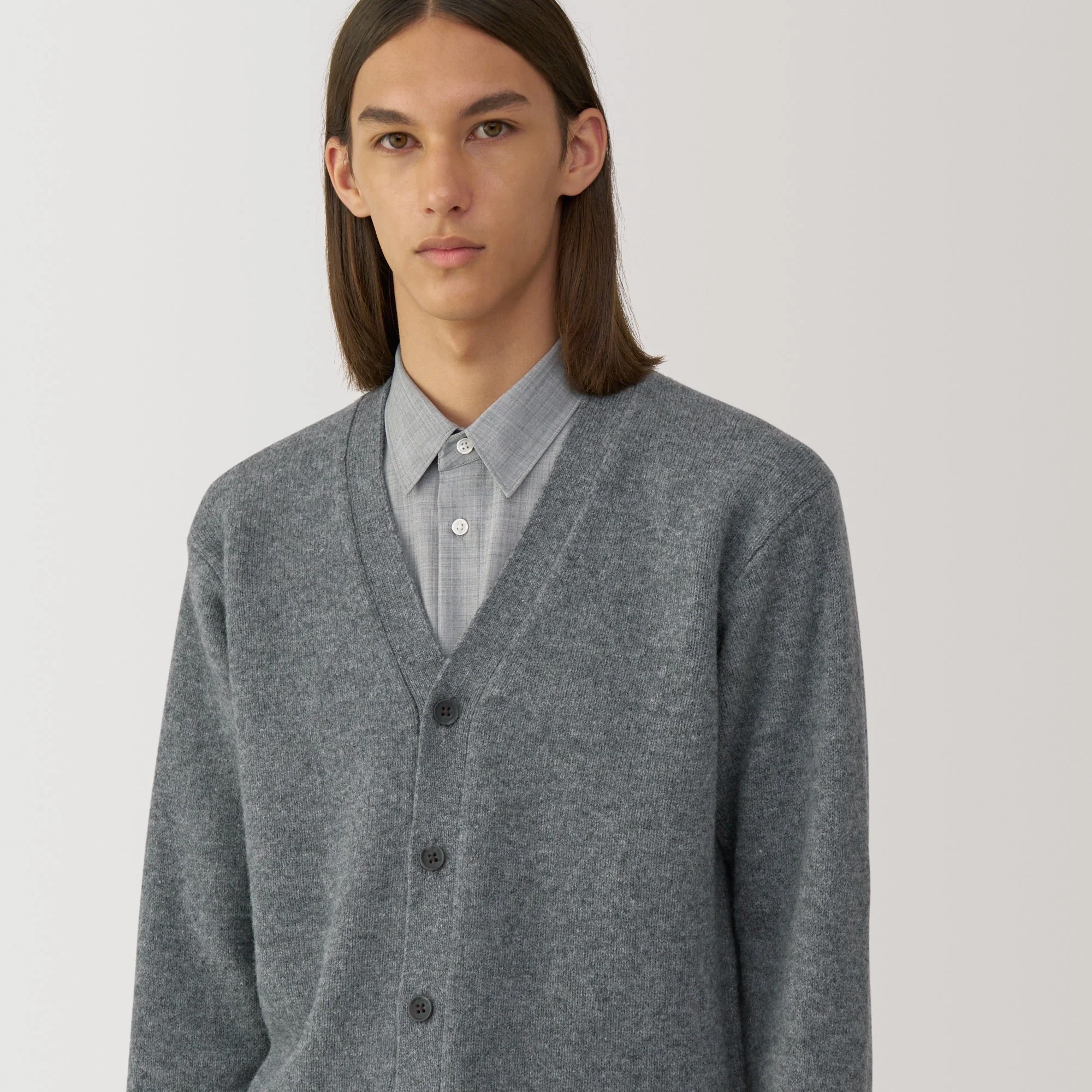 Labo Men's Milled Wool V Neck Cardigan - Image 13