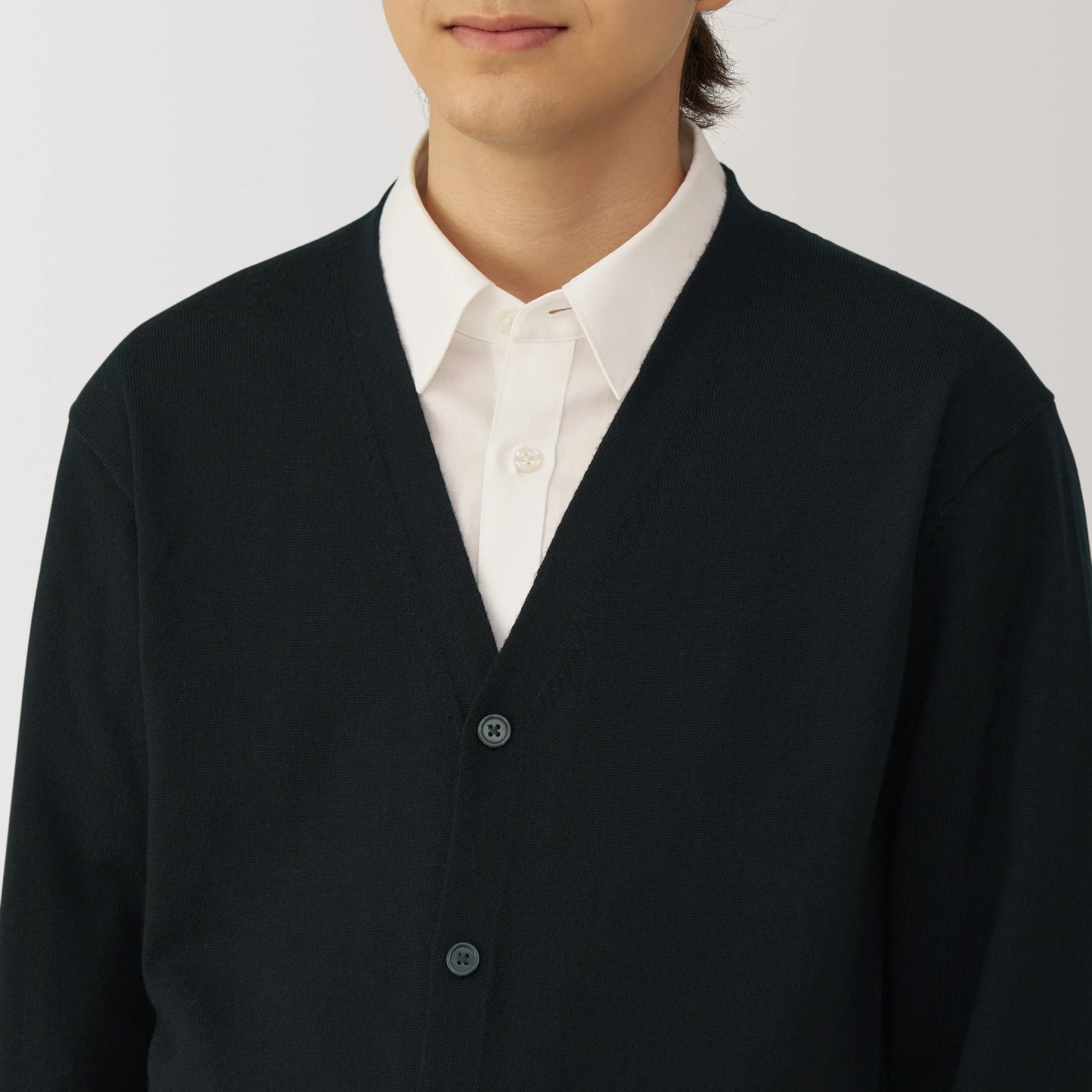 Men's Washable High-Gauge V Neck Cardigan - Image 14